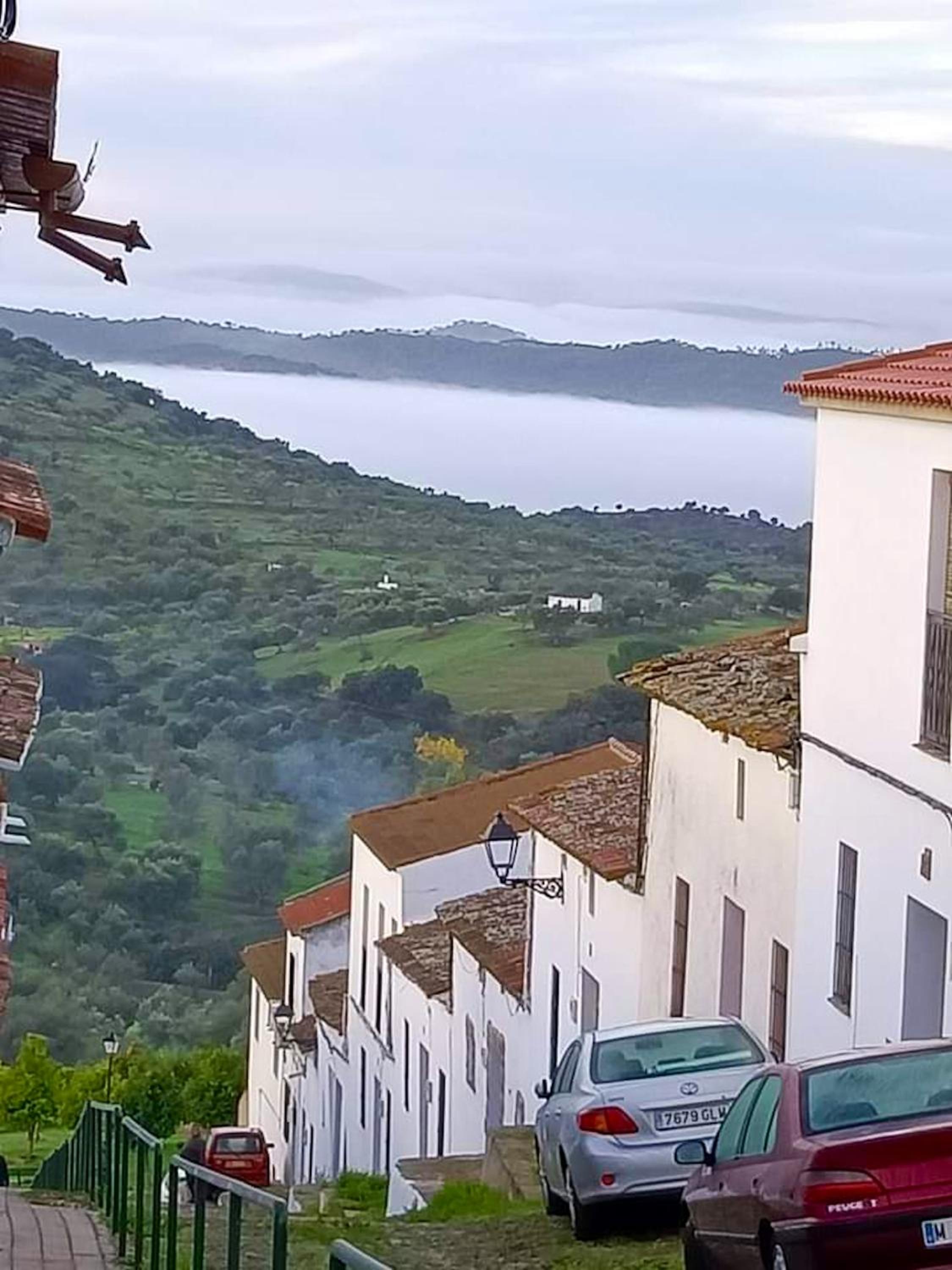 Charming house with mountain view in Encinasola, fireplace