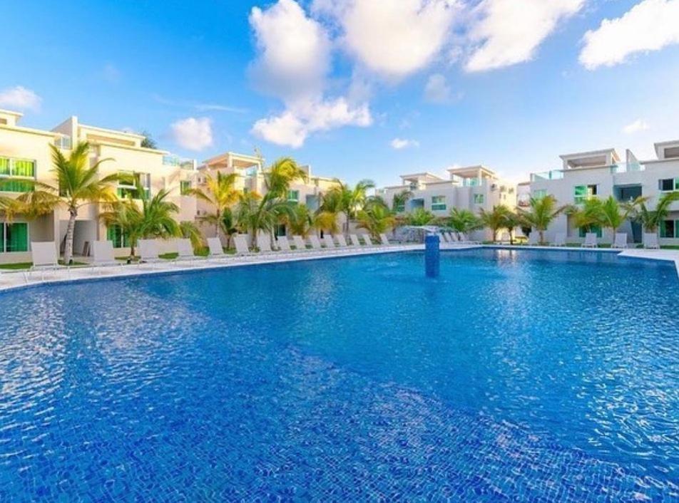 Playa Palmera Beach Resort