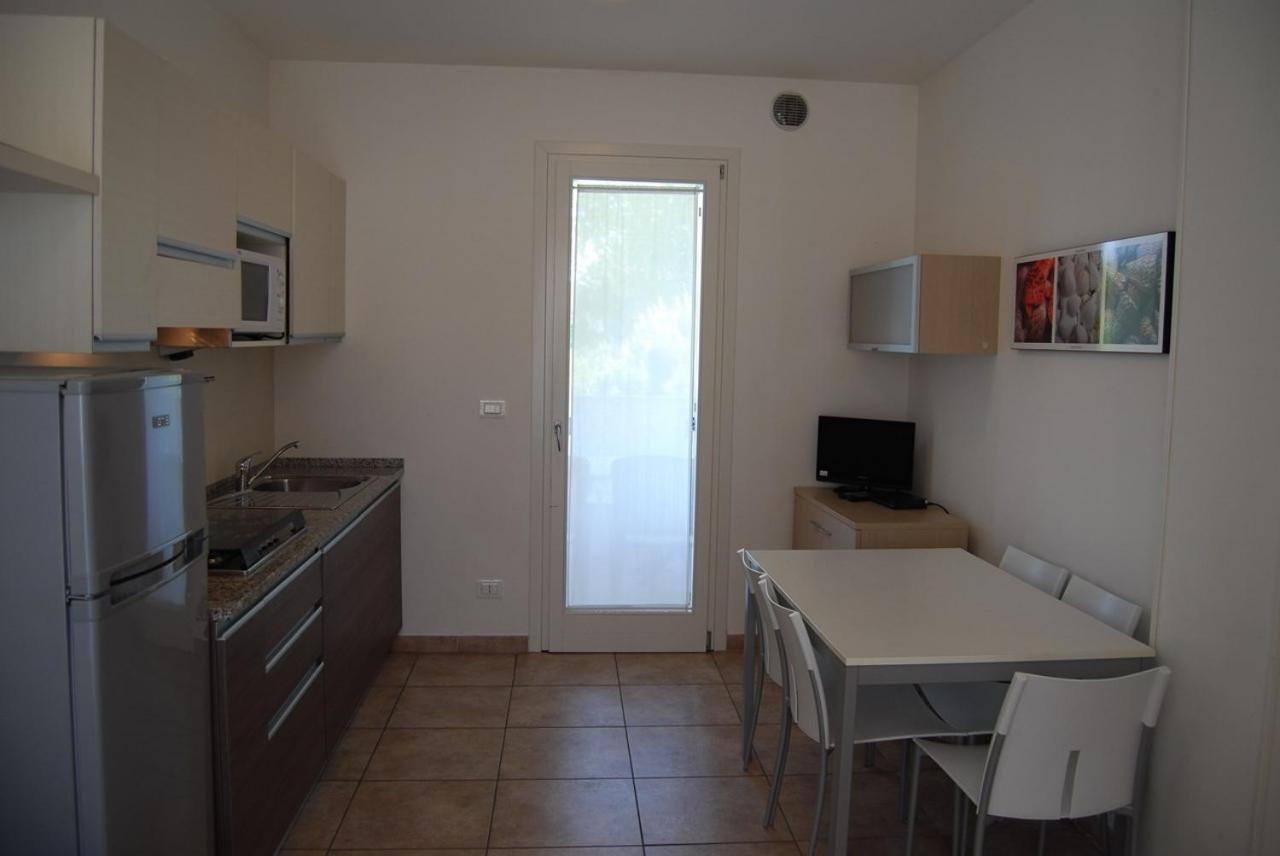 Recently built flat with pool and balcony view 4