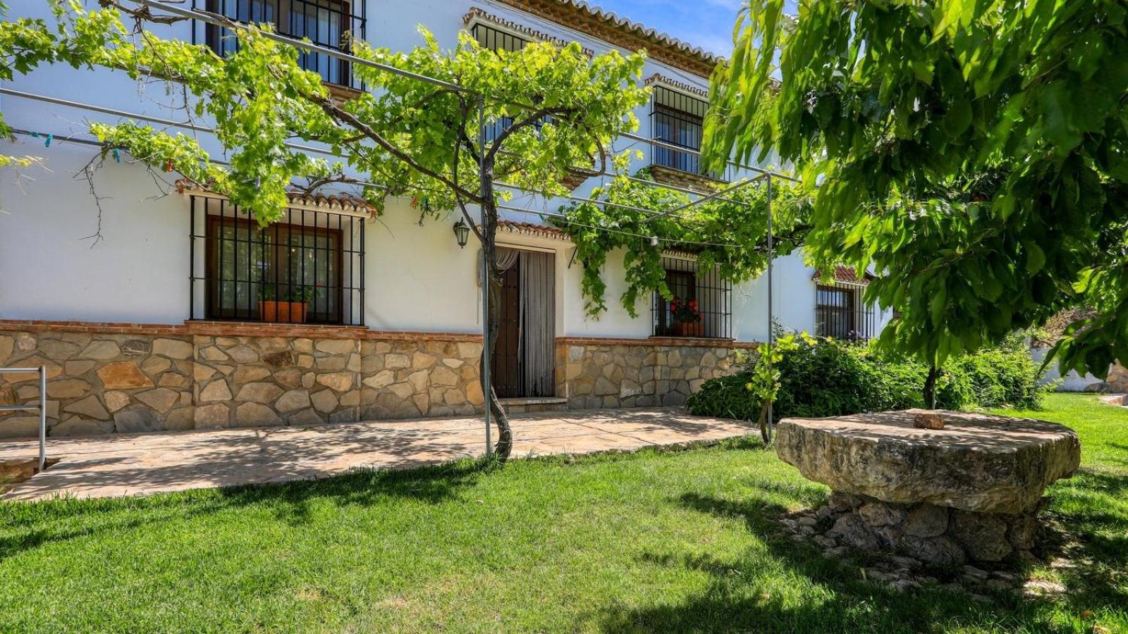 Almendros Antequera - Los Nogales by Ruralidays