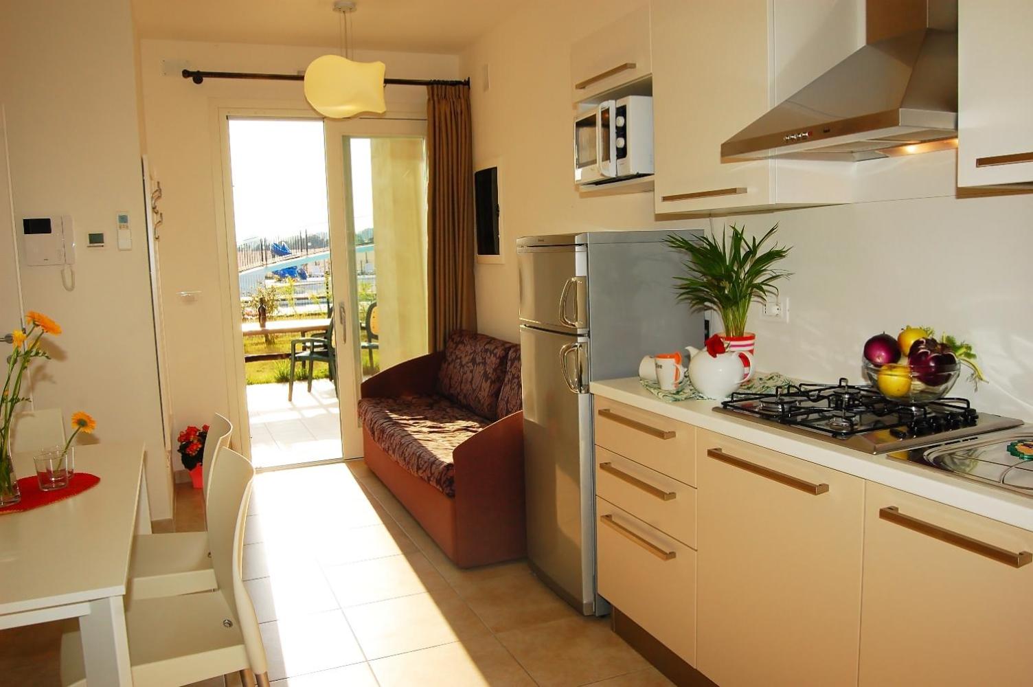 Comfortable family apartment with swimming pool view 3