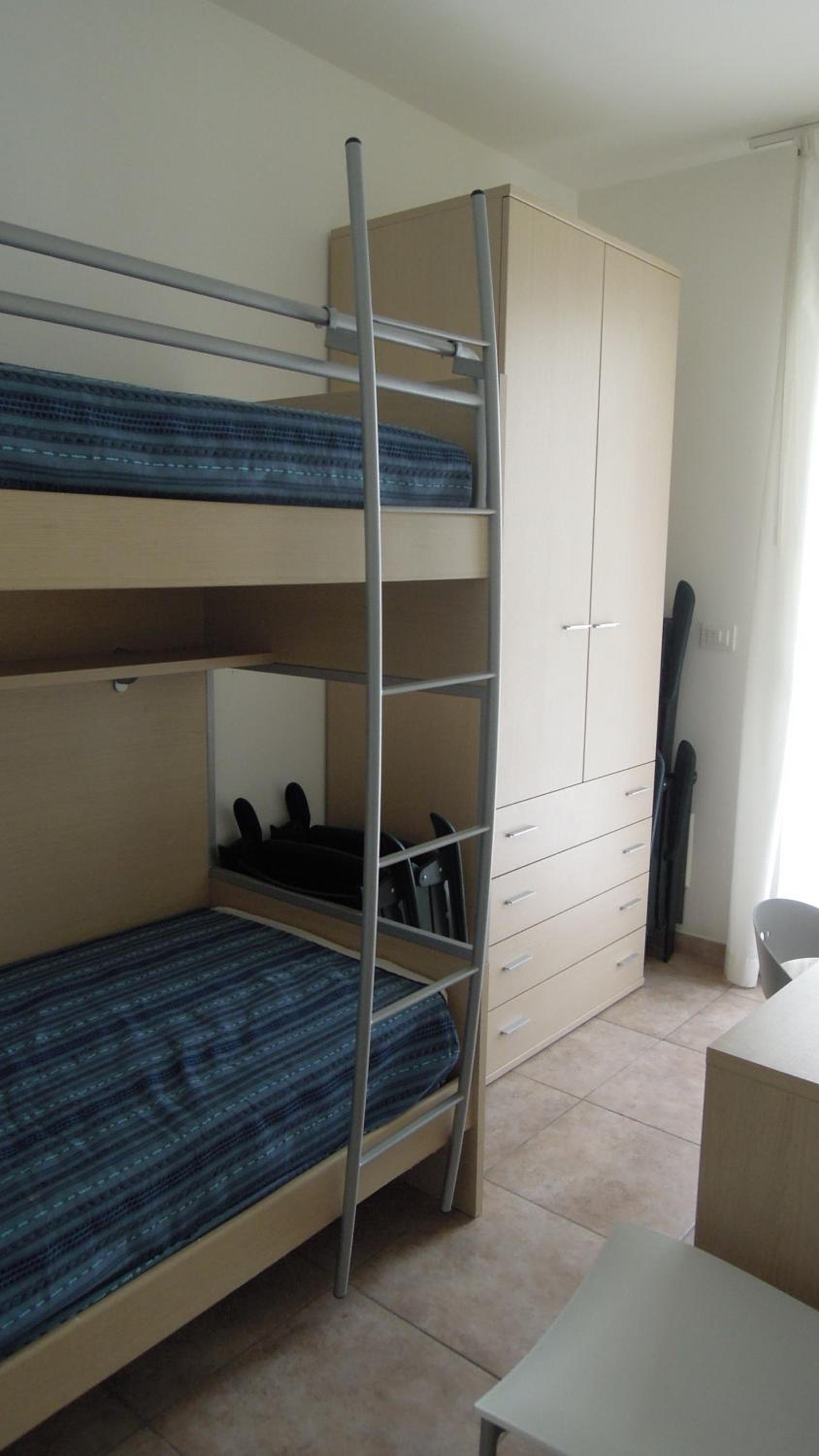Comfortable family apartment with swimming pool view 5