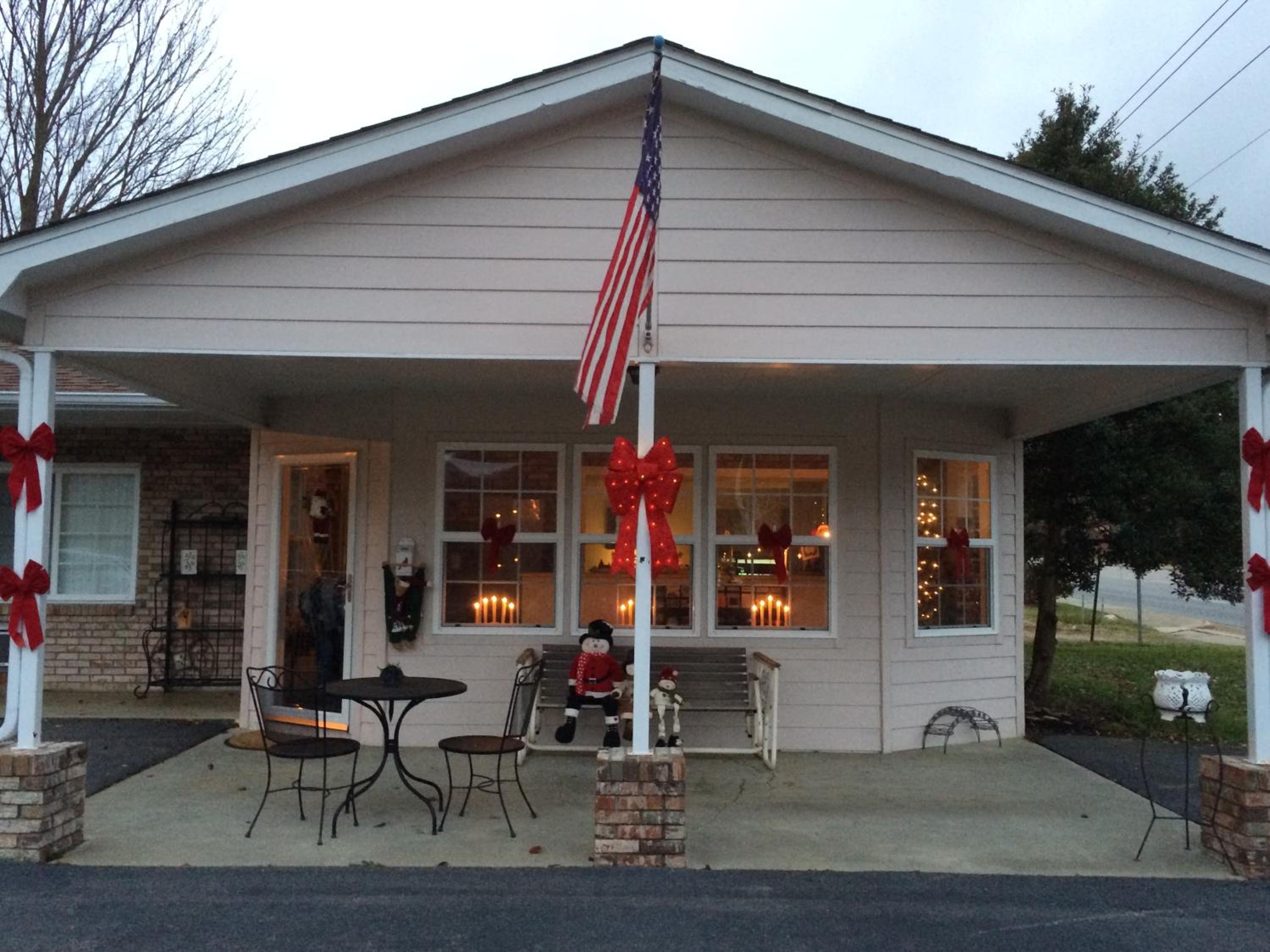 Cardinal Inn