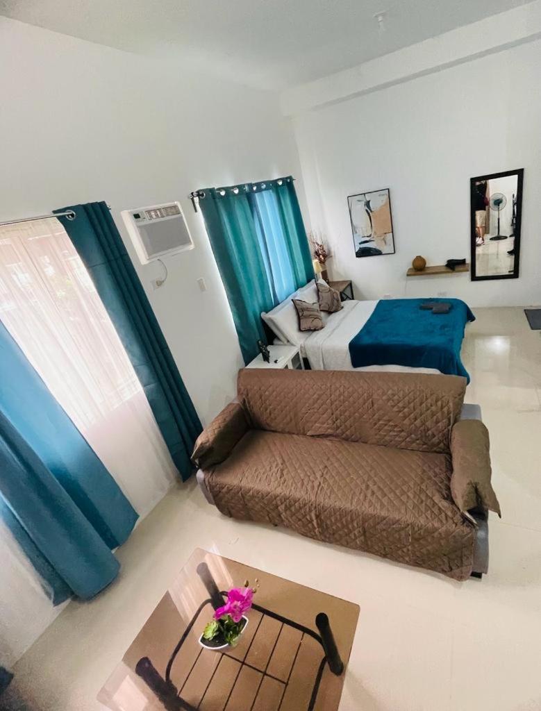 Rubia cozy little haven a deluxe studio view 4