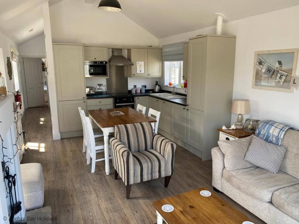 Sandy Collection - 2 next door beach houses - Part of the The Bay Filey Holiday Village with pool, gym and direct beach access, pub, restaurant, tennis and