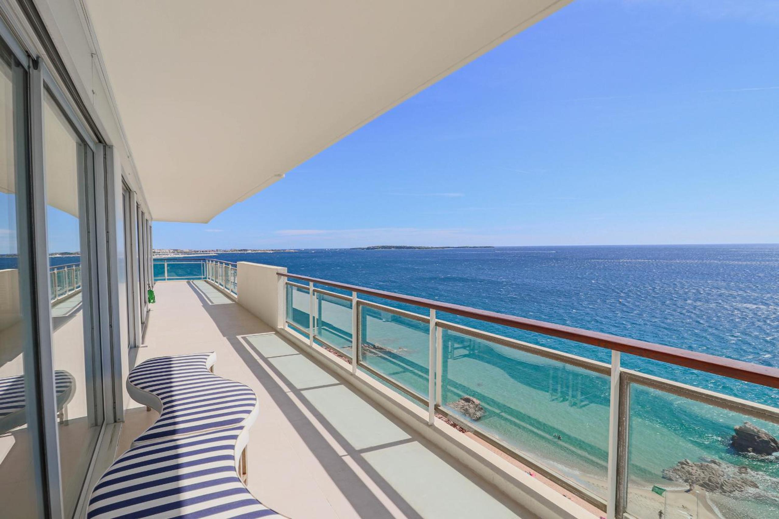 LA MER Breathtaking sea view luxurious design apartment photo 4