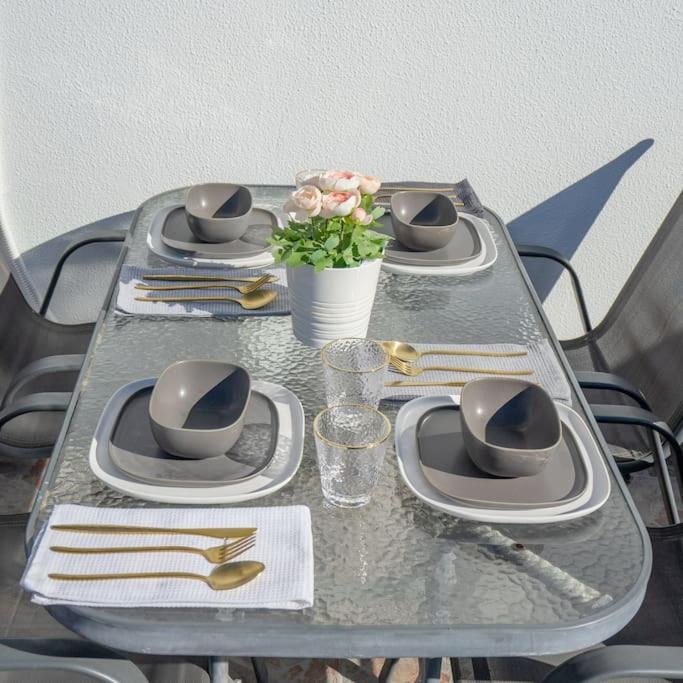 The Owl Gazi 1 BDRM Penthouse