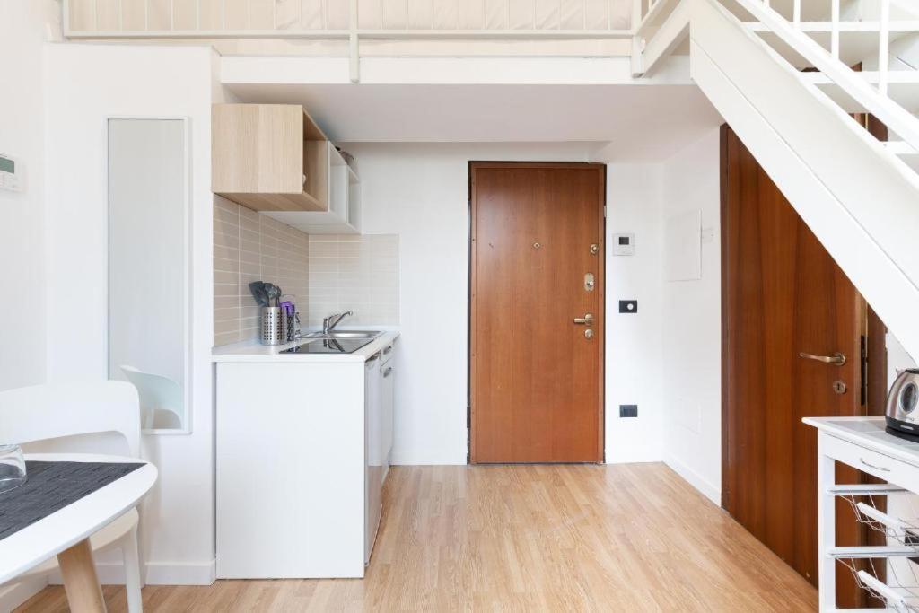 GuestHost - Central Studio APTS Milano-Corso Magenta