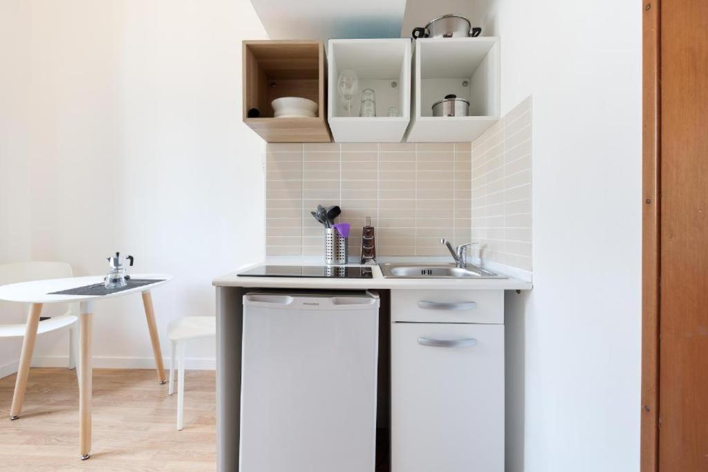 GuestHost - Central Studio APTS Milano-Corso Magenta