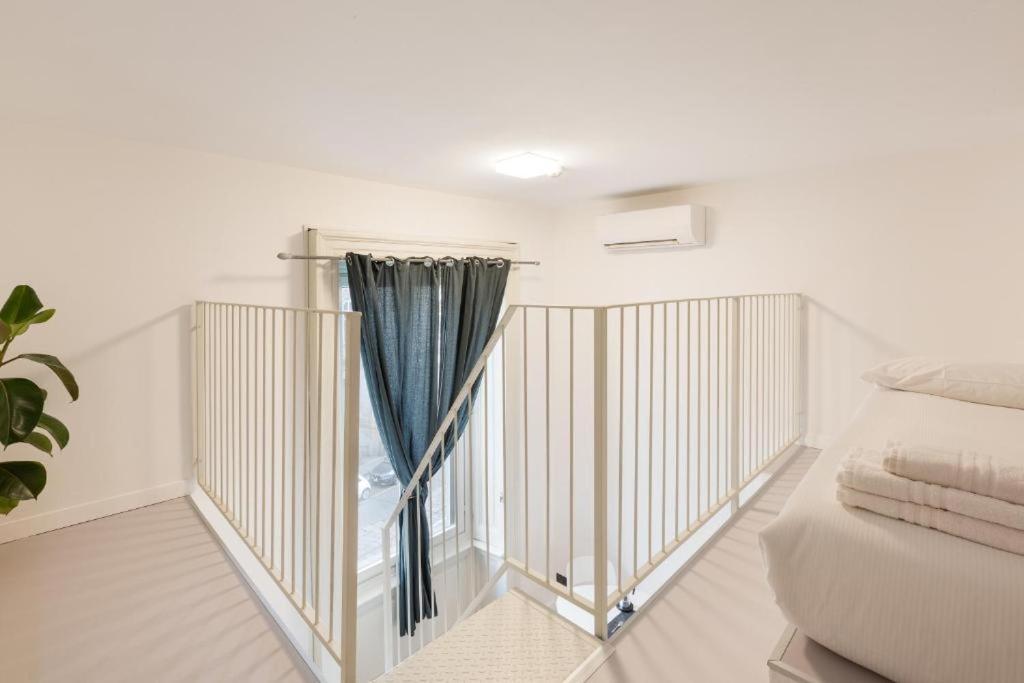 GuestHost - Central Studio APTS Milano-Corso Magenta