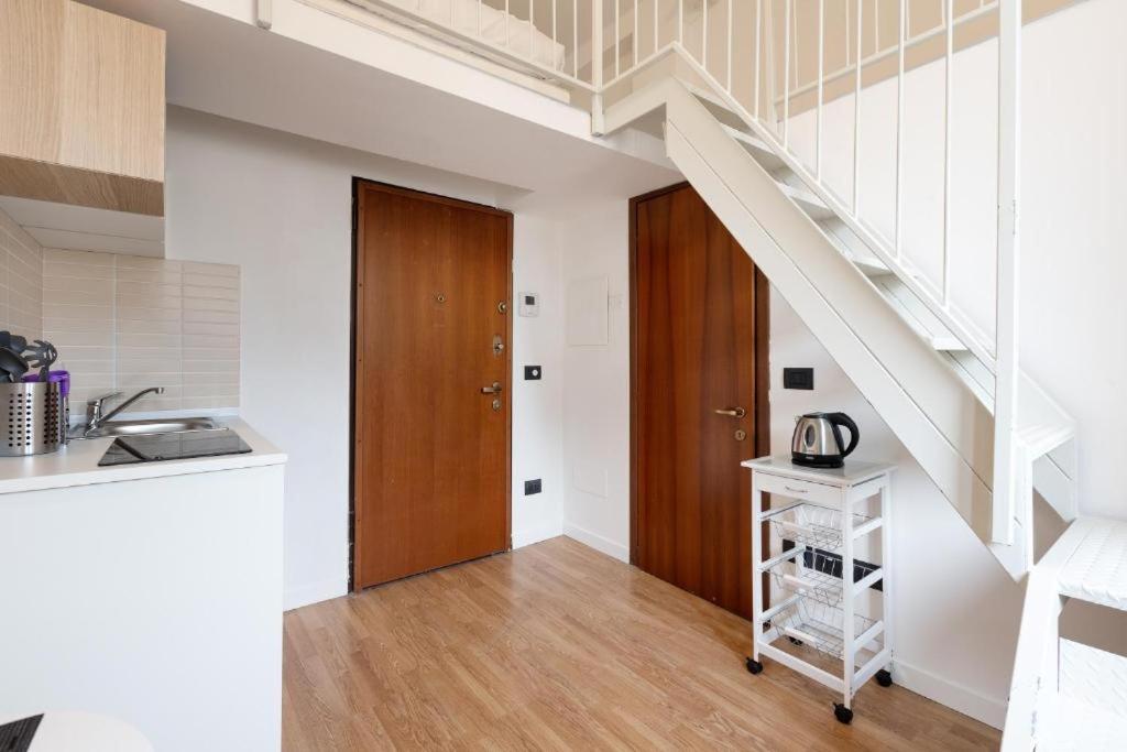 GuestHost - Central Studio APTS Milano-Corso Magenta