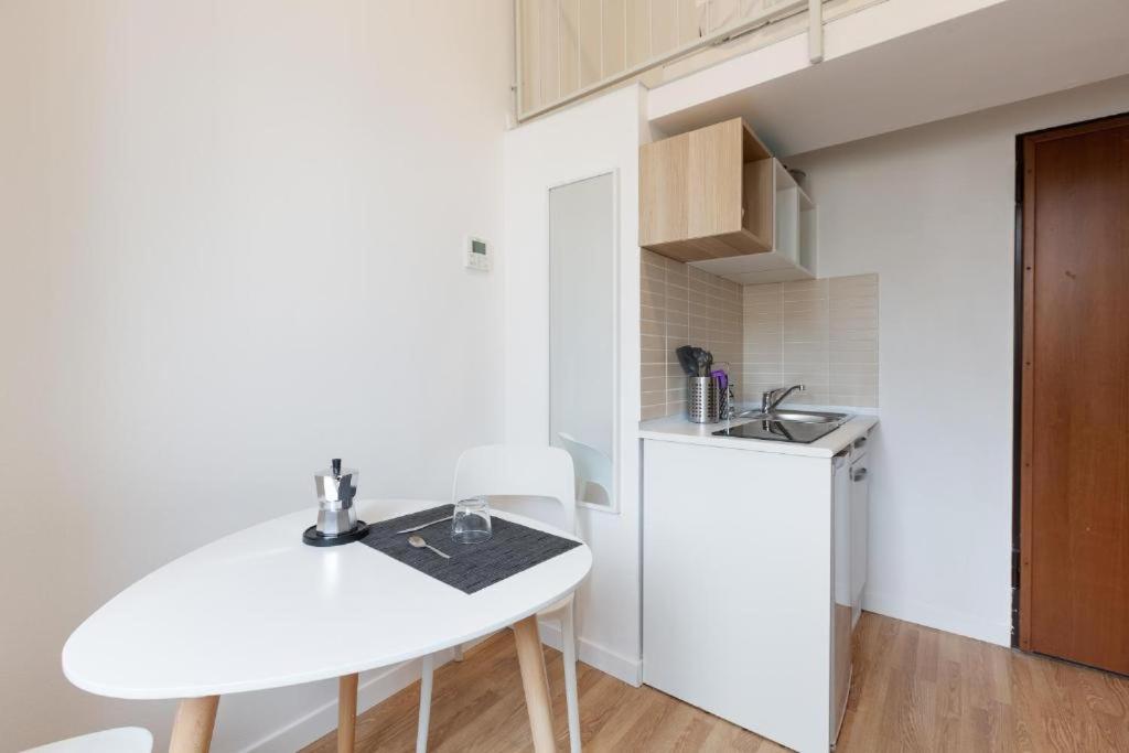 GuestHost - Central Studio APTS Milano-Corso Magenta