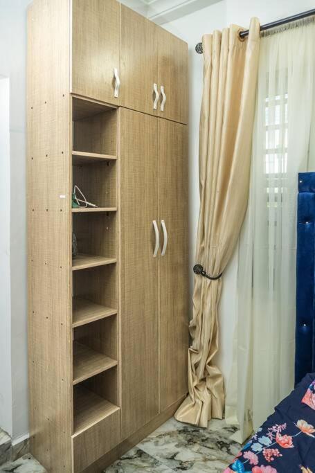 Adorable 1-Bedroom-Apt With 24hrs Electricity & Unlimited Starlink SuperFast Speed WiFi view 3