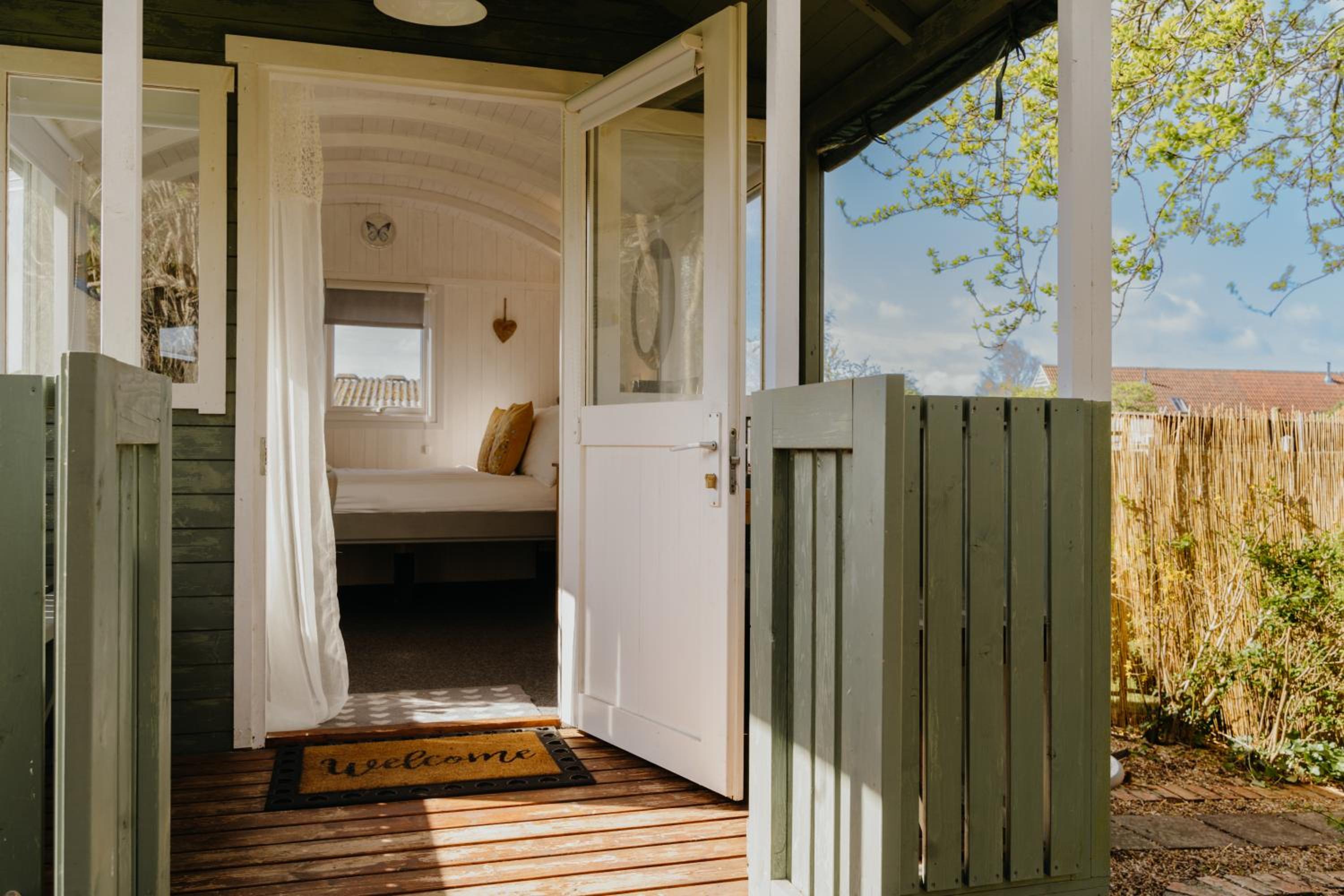 Little England Retreats - Cottage, Yurt and Shepherd Huts