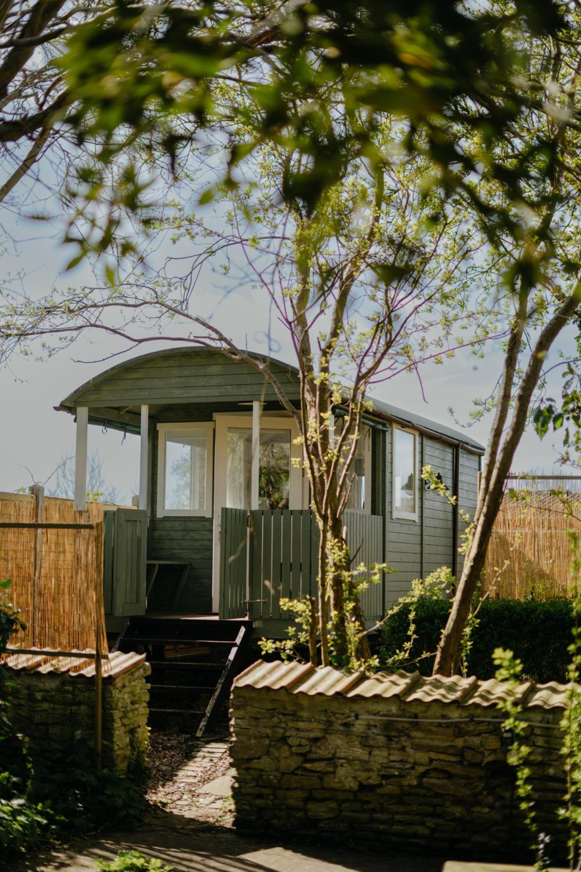 Little England Retreats - Cottage, Yurt and Shepherd Huts