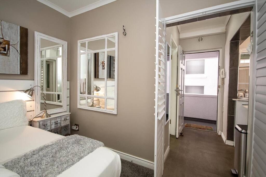 Live By the Sea 206 Saratoga view 4