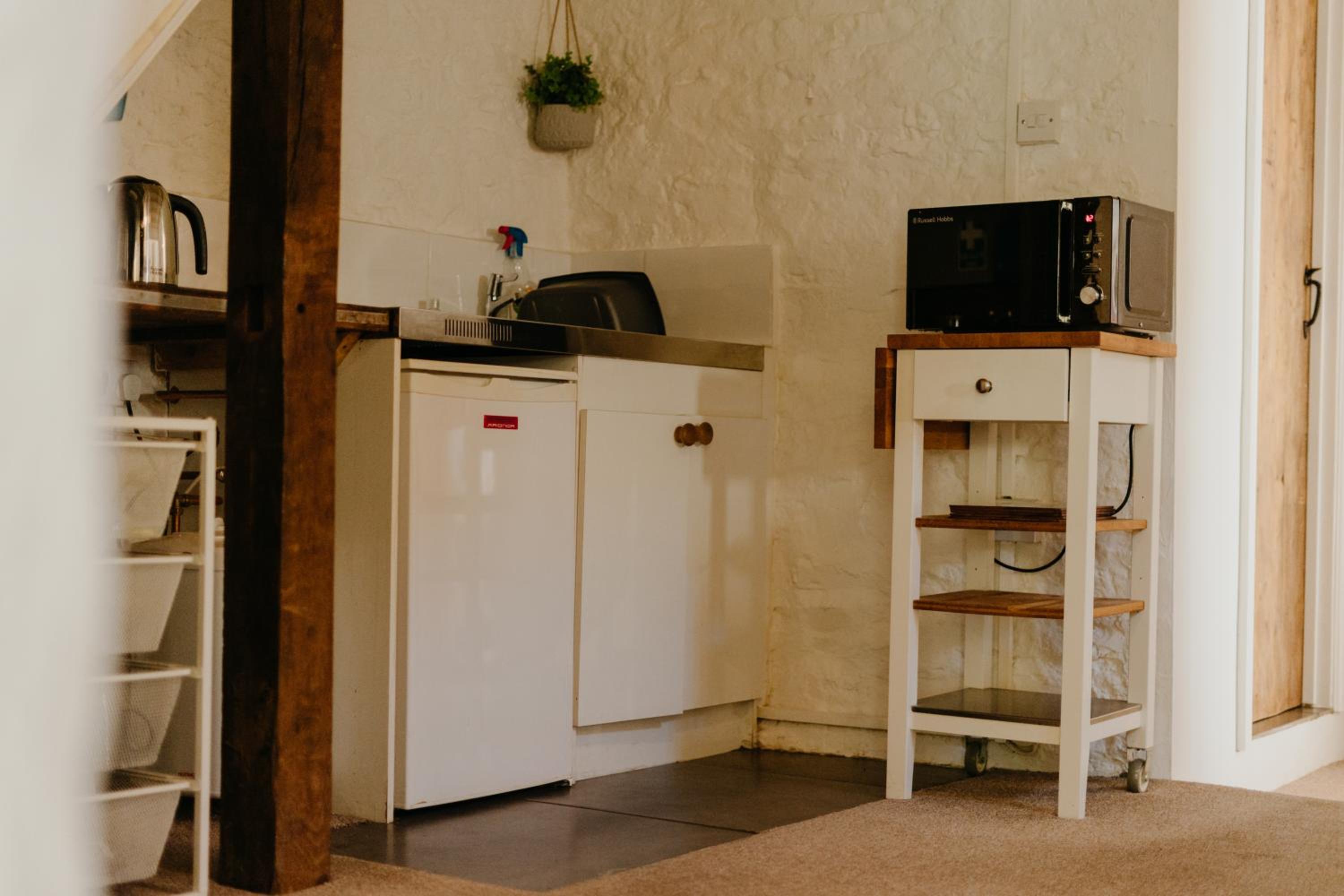 Little England Retreats - Cottage, Yurt and Shepherd Huts