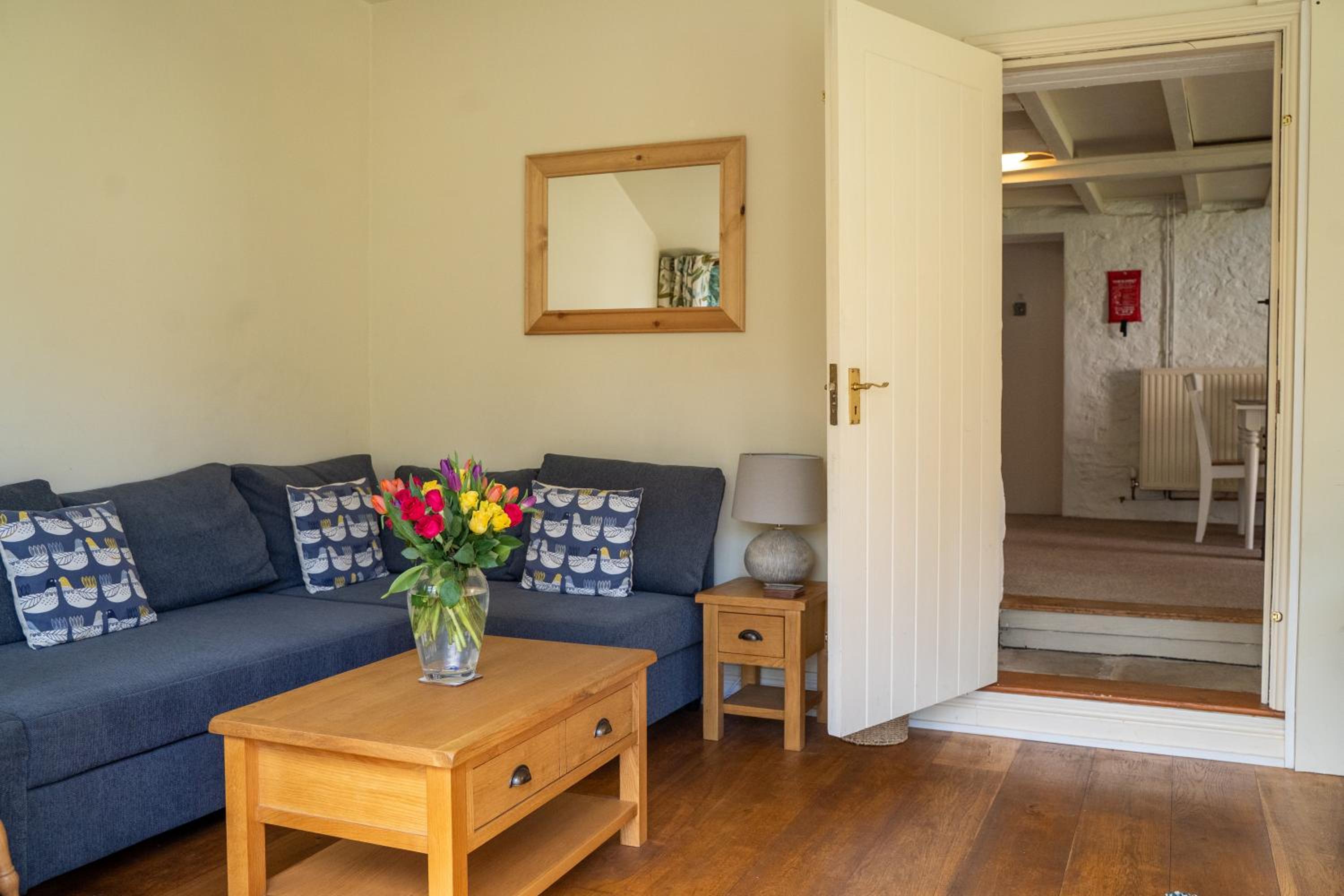 Little England Retreats - Cottage, Yurt and Shepherd Huts