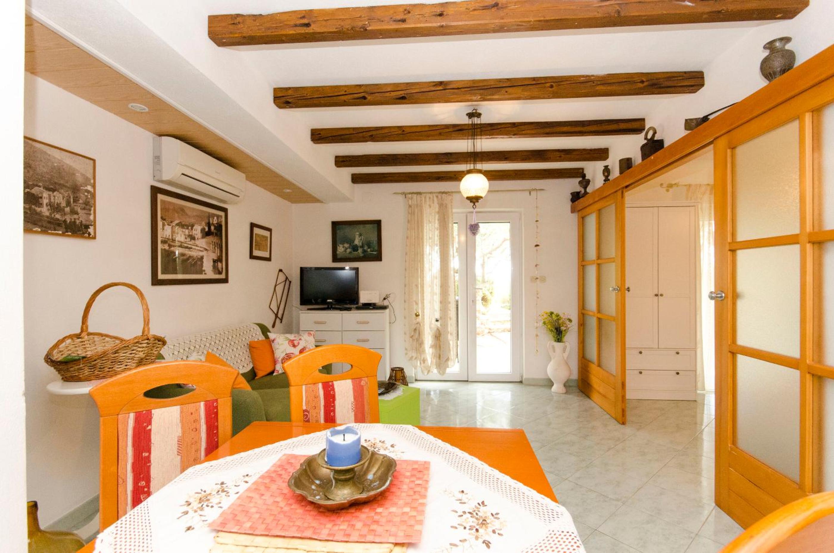 House Petric en Bol — hotel room