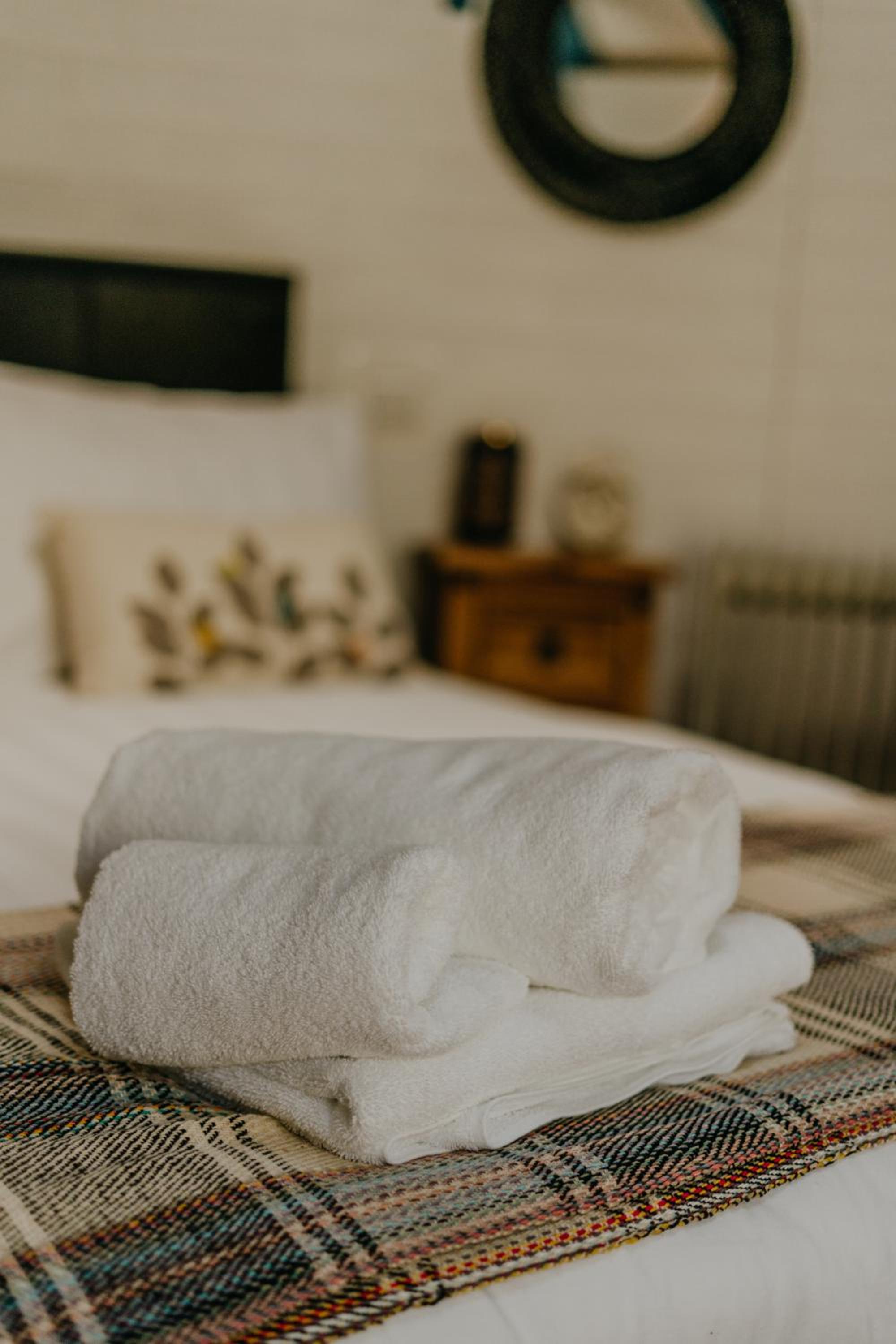 Little England Retreats - Cottage, Yurt and Shepherd Huts