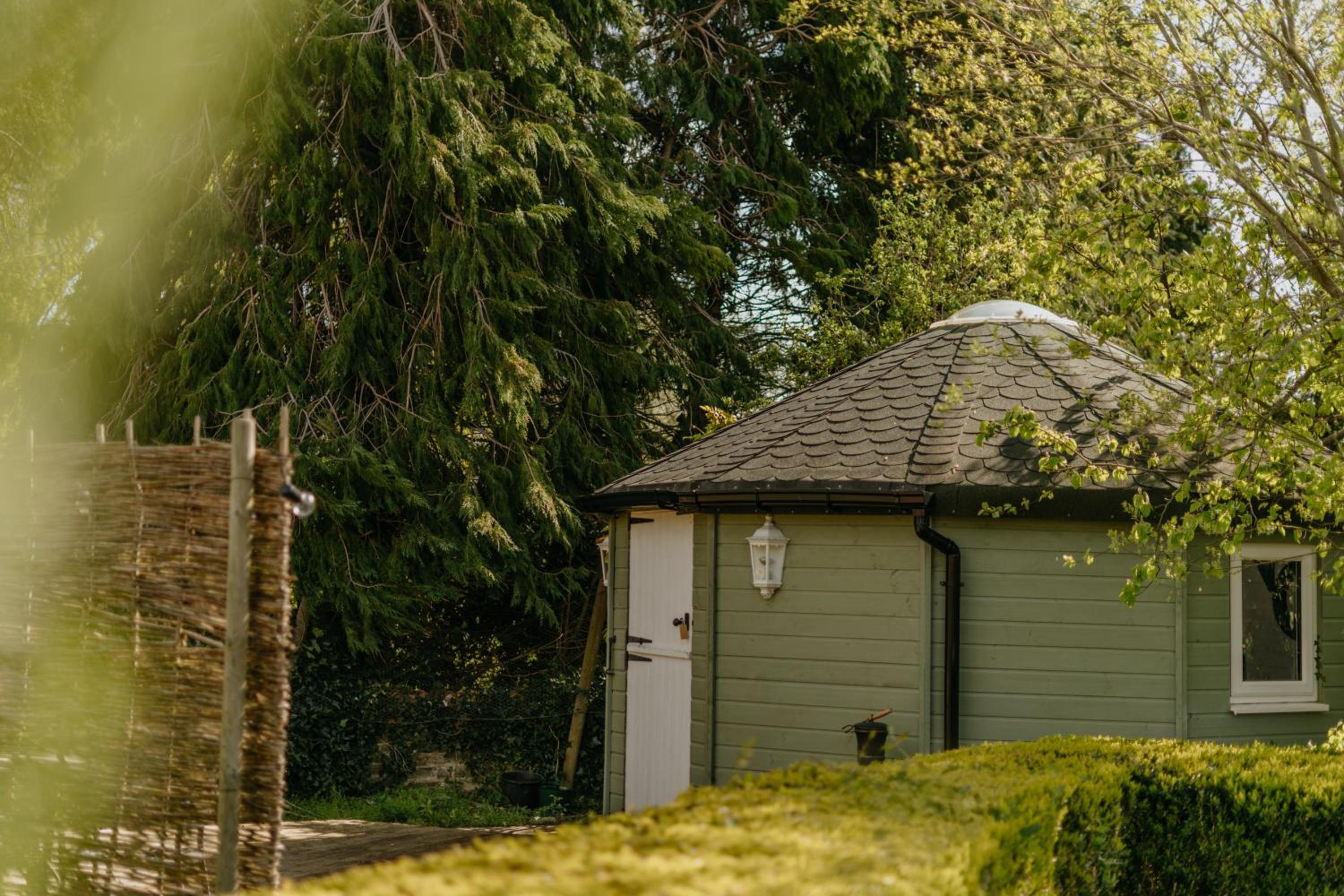 Little England Retreats - Cottage, Yurt and Shepherd Huts