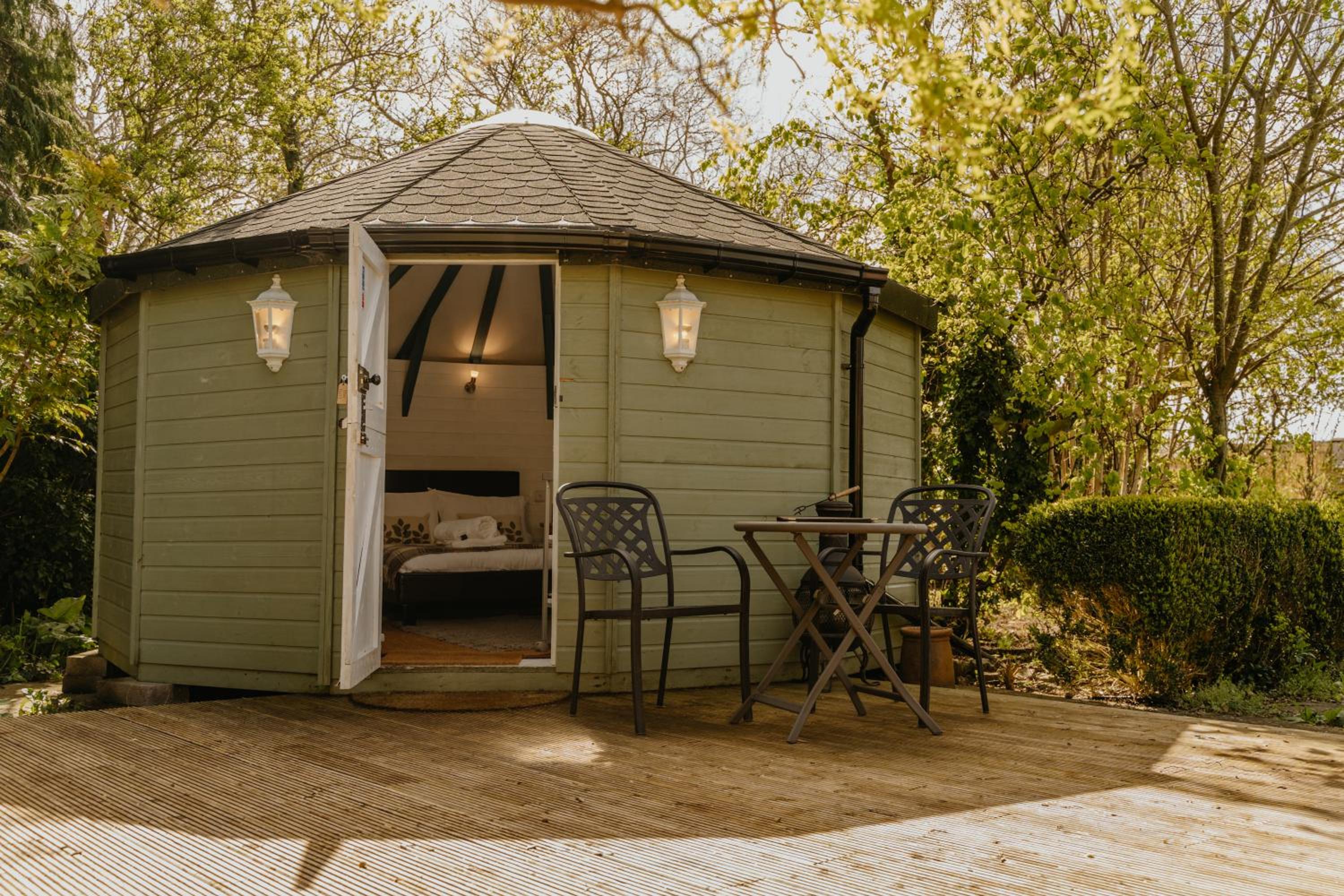 Little England Retreats - Cottage, Yurt and Shepherd Huts