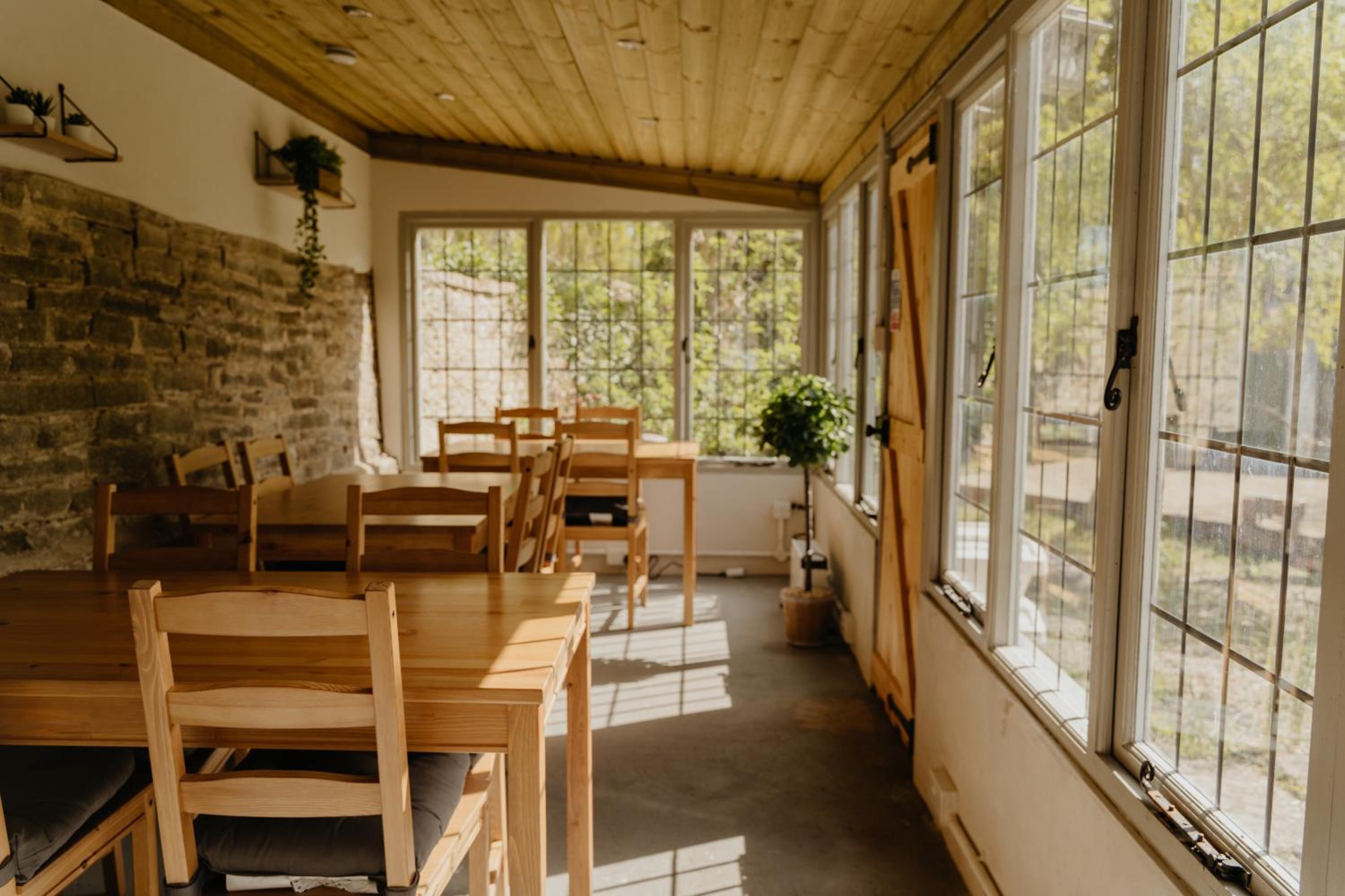 Little England Retreats - Cottage, Yurt and Shepherd Huts