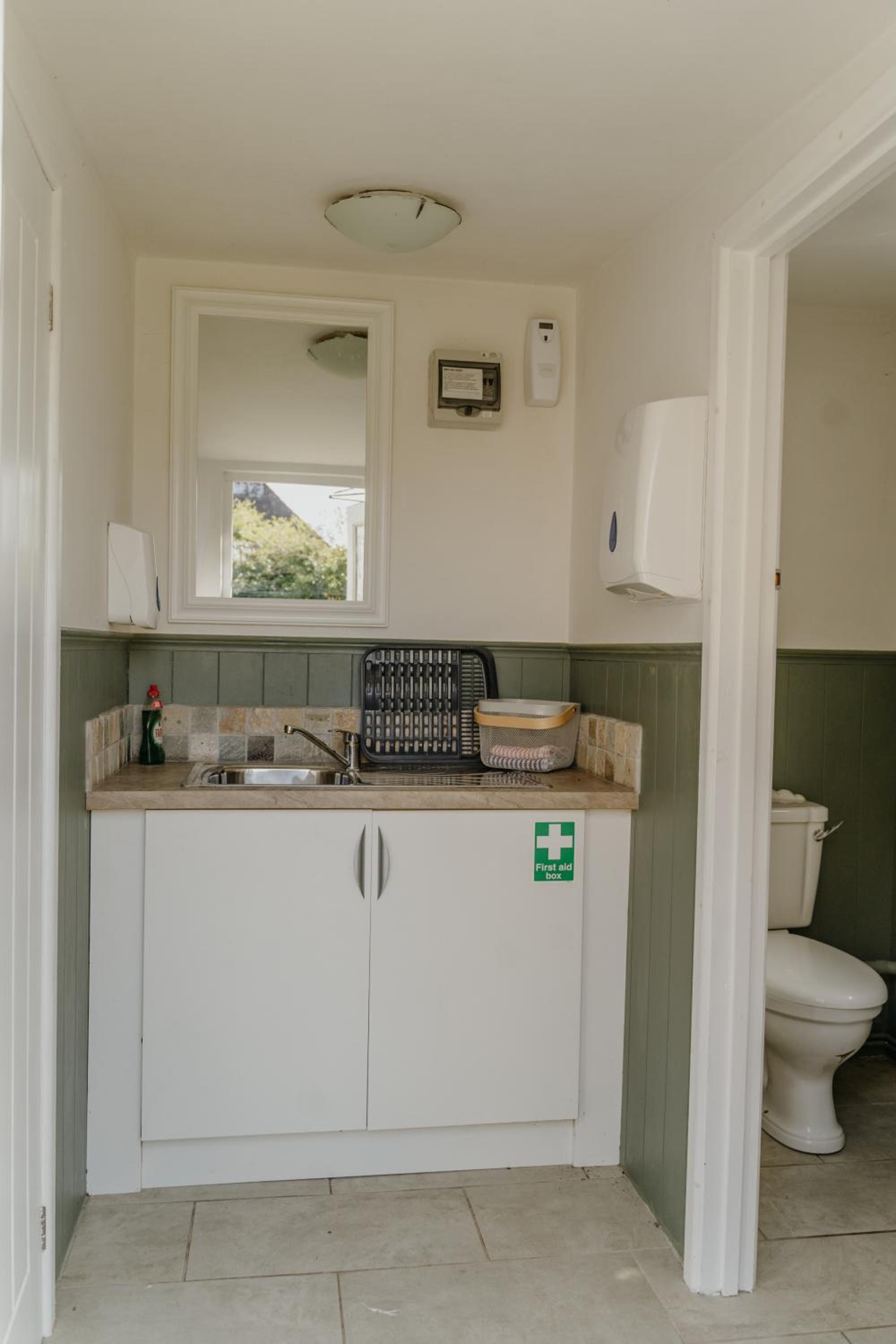 Little England Retreats - Cottage, Yurt and Shepherd Huts