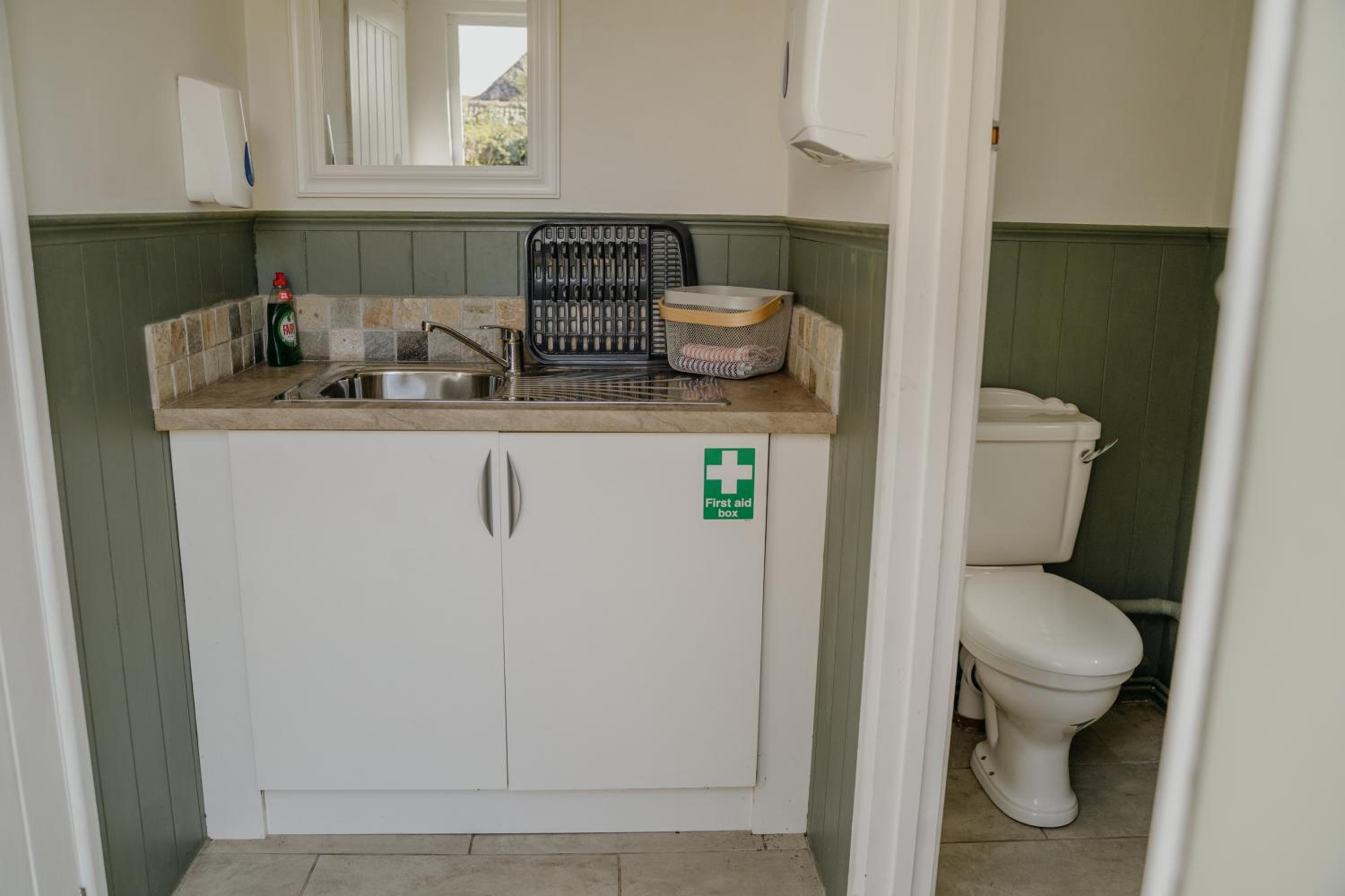 Little England Retreats - Cottage, Yurt and Shepherd Huts