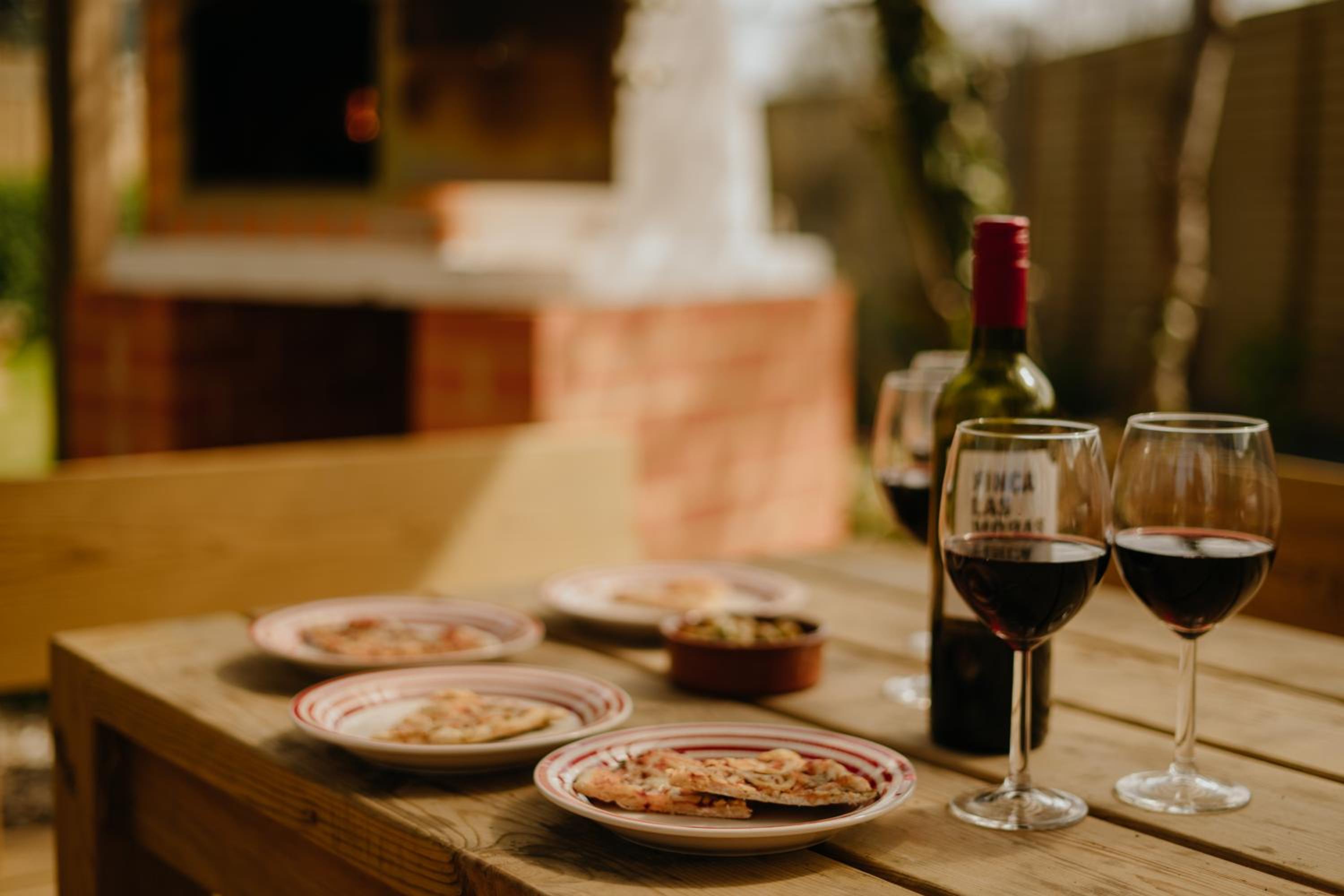 Little England Retreats - Cottage, Yurt and Shepherd Huts