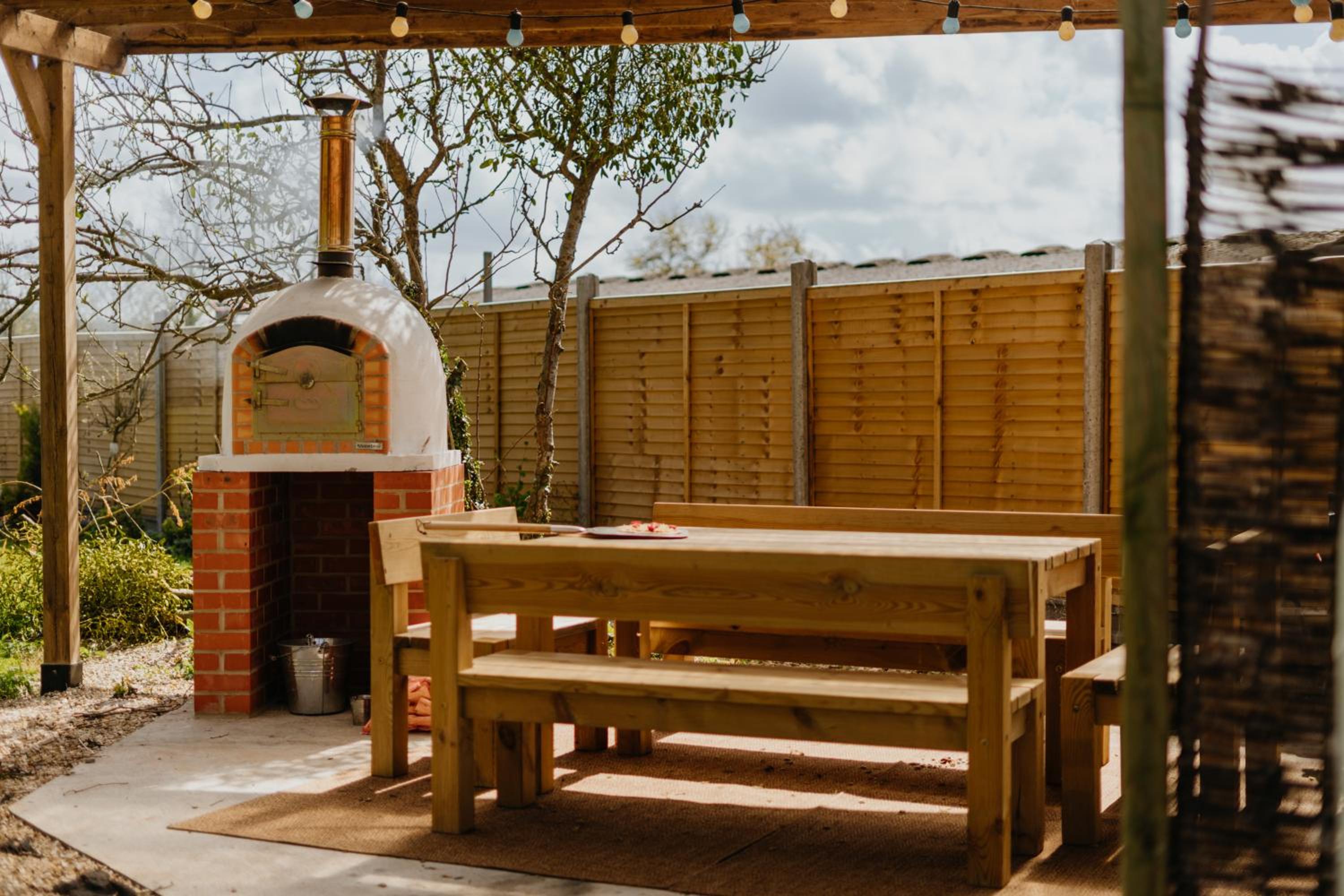 Little England Retreats - Cottage, Yurt and Shepherd Huts