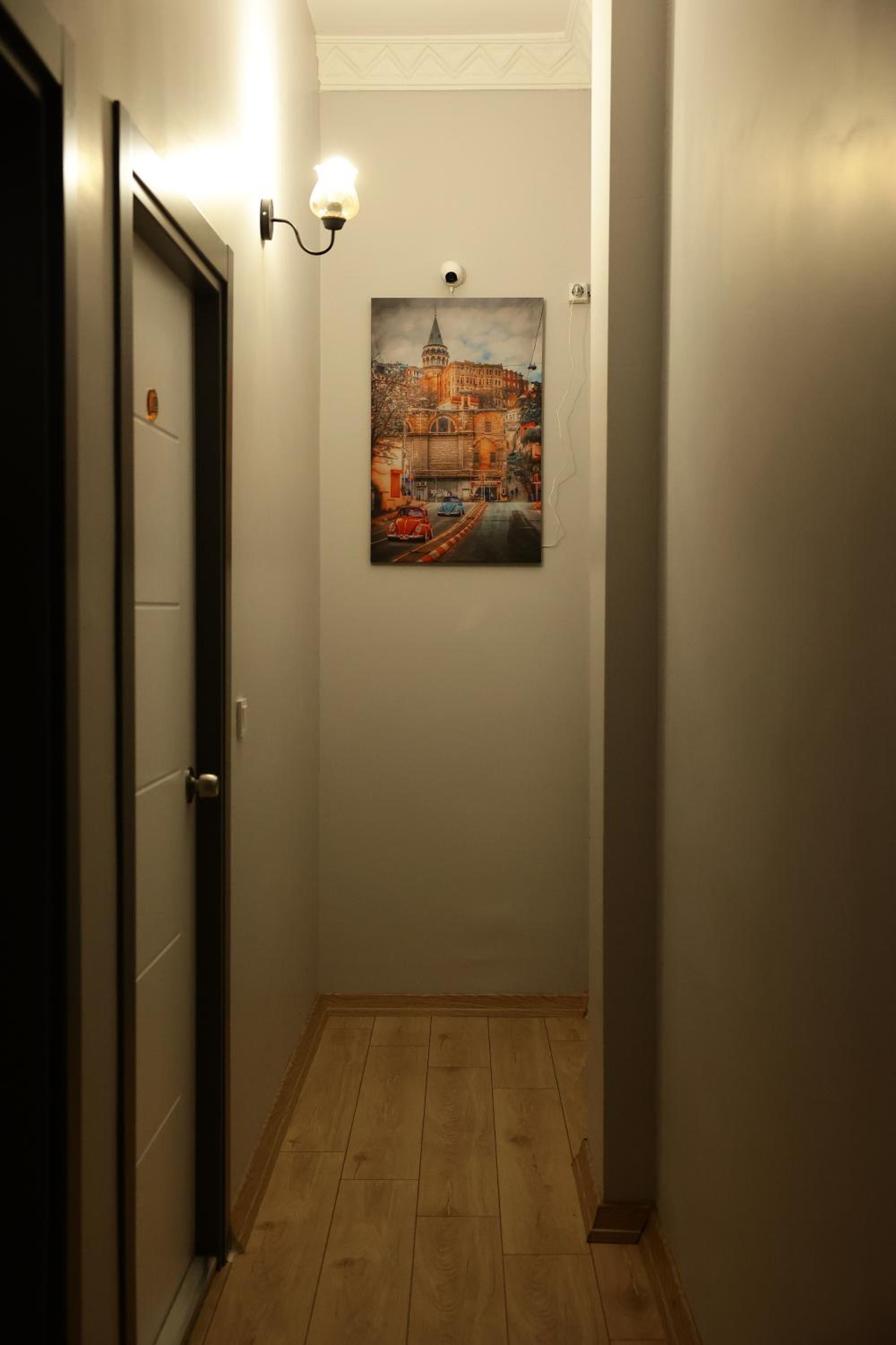 Bonita Apart - Image 101