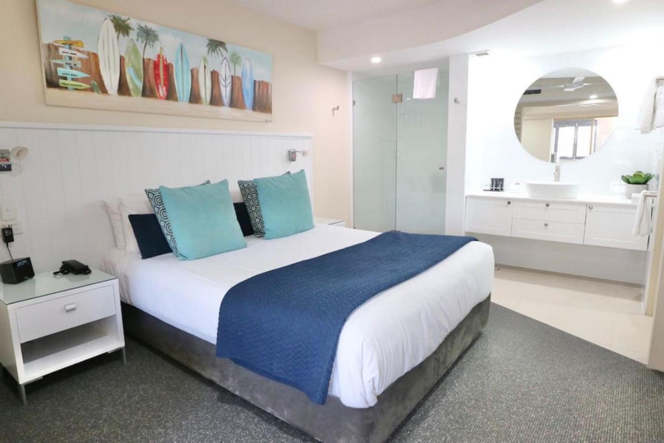 124 Hastings Street 2 bedroom walk to the beach