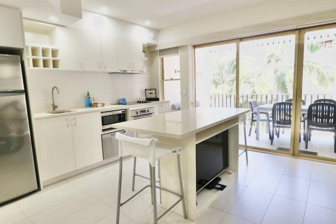 124 Hastings Street 2 bedroom walk to the beach