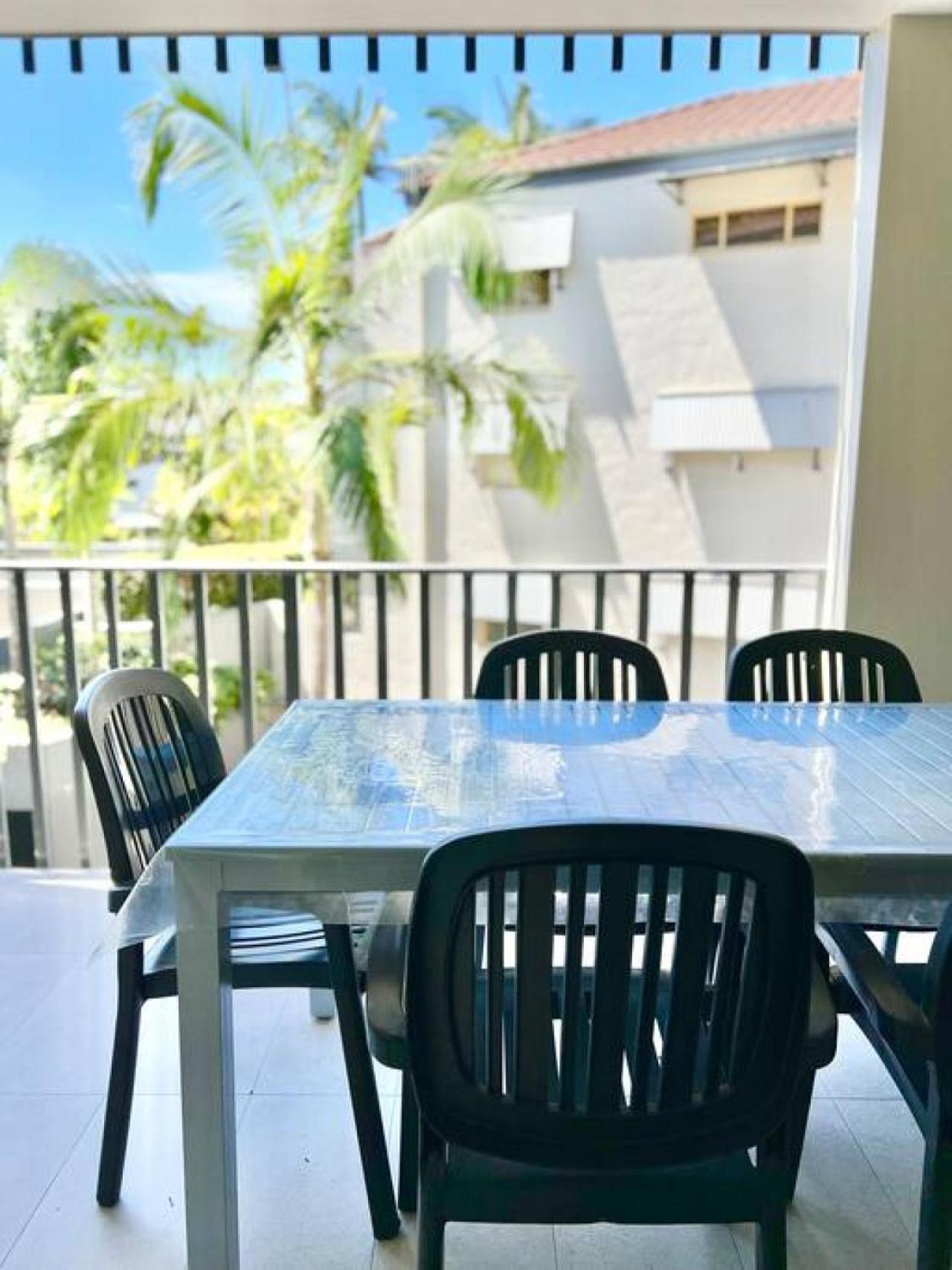 124 Hastings Street 2 bedroom walk to the beach