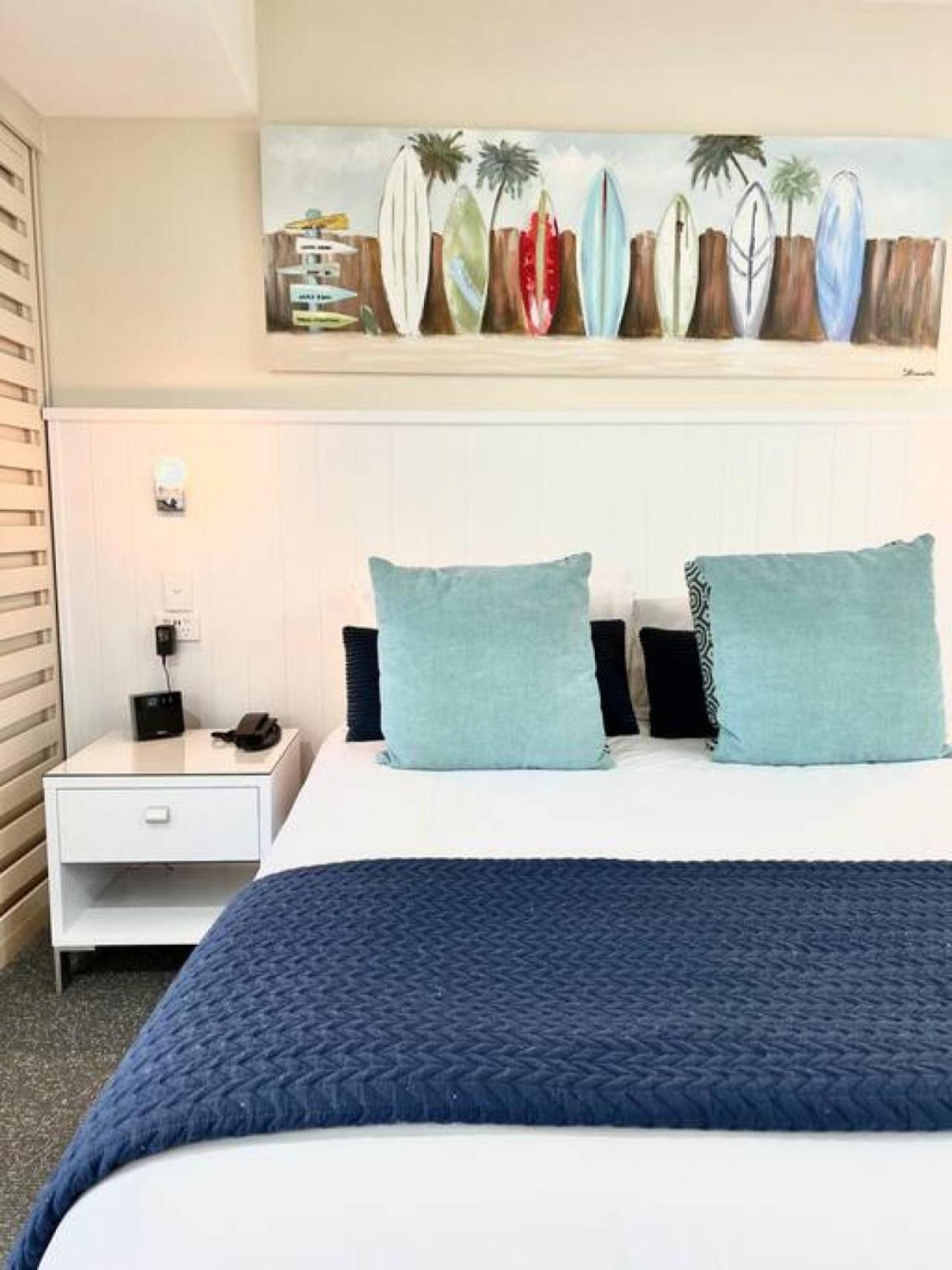 124 Hastings Street 2 bedroom walk to the beach