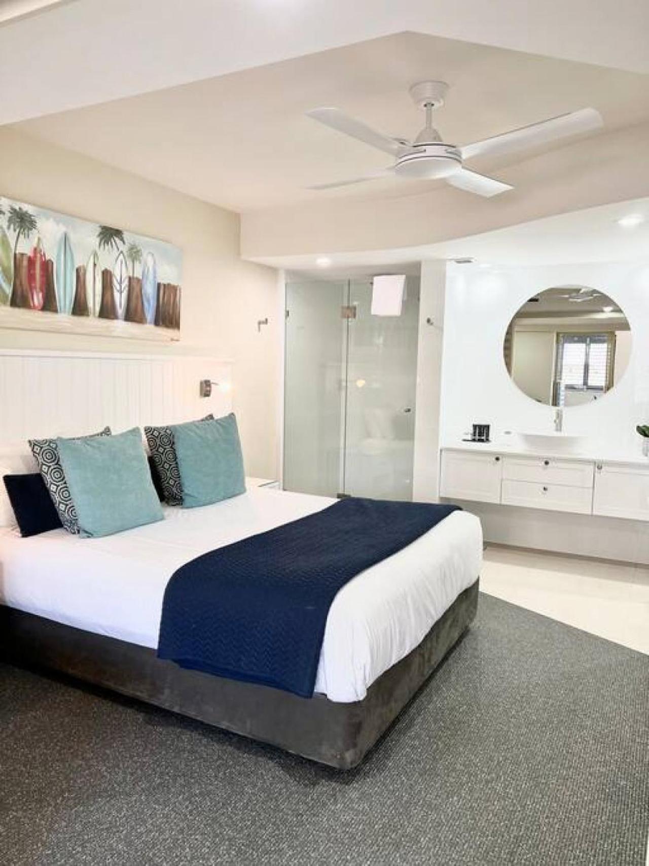 124 Hastings Street 2 bedroom walk to the beach