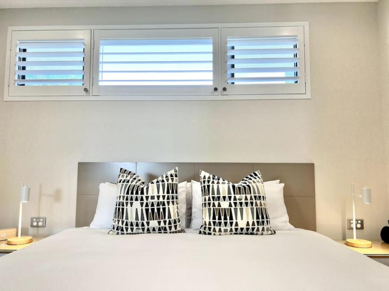 6Apt Beautifully renovated on Hastings Street