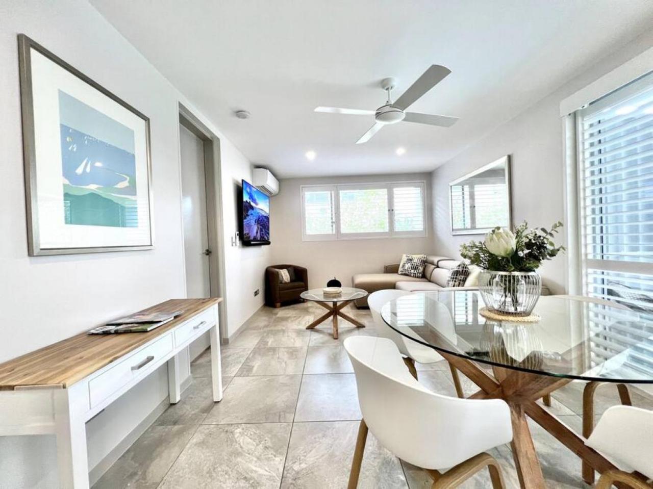 6Apt Beautifully renovated on Hastings Street
