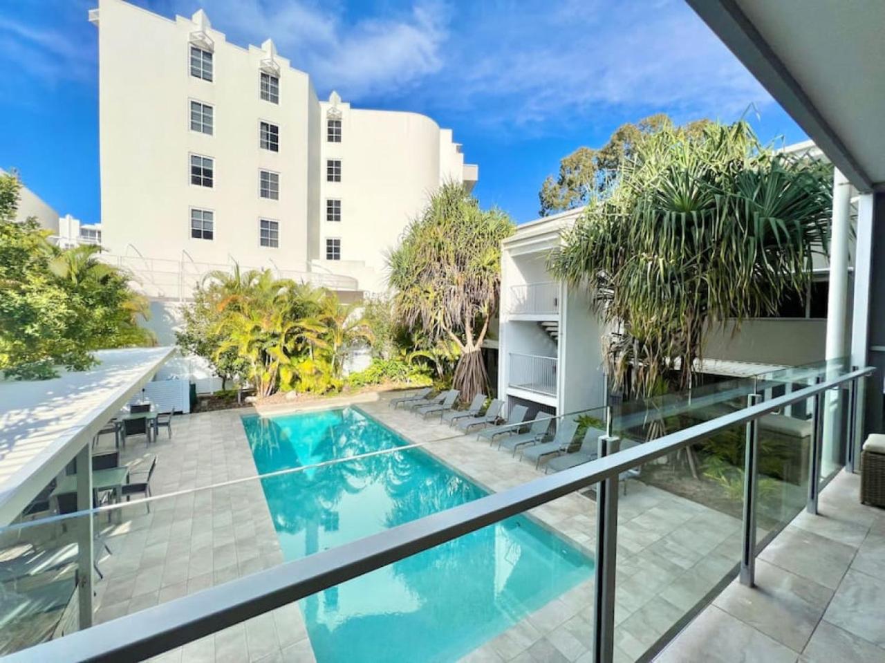 6Apt Beautifully renovated on Hastings Street