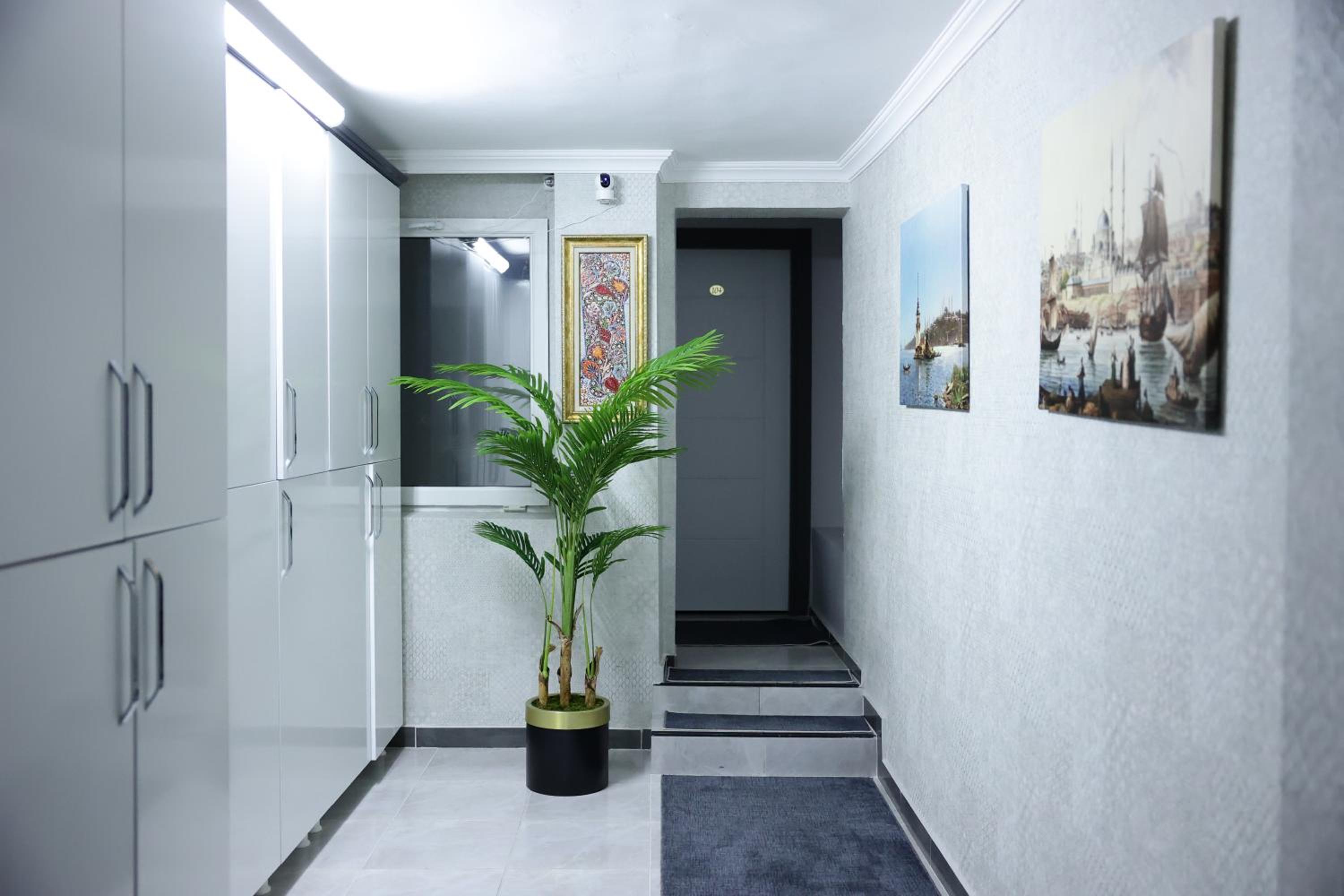 Bonita Apart - Image 105