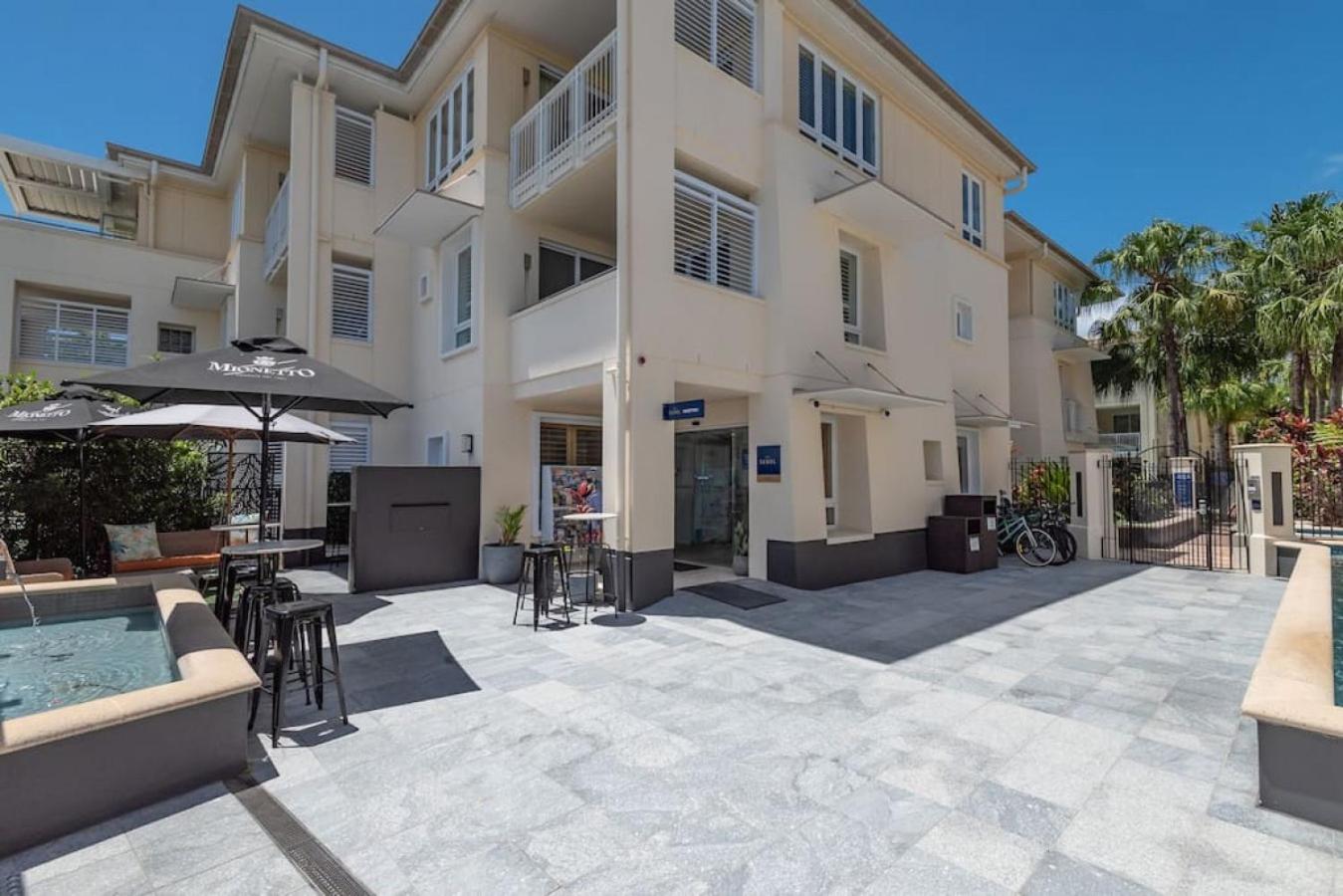 231 Lovely North Facing 2 Bedroom metres to Main Beach