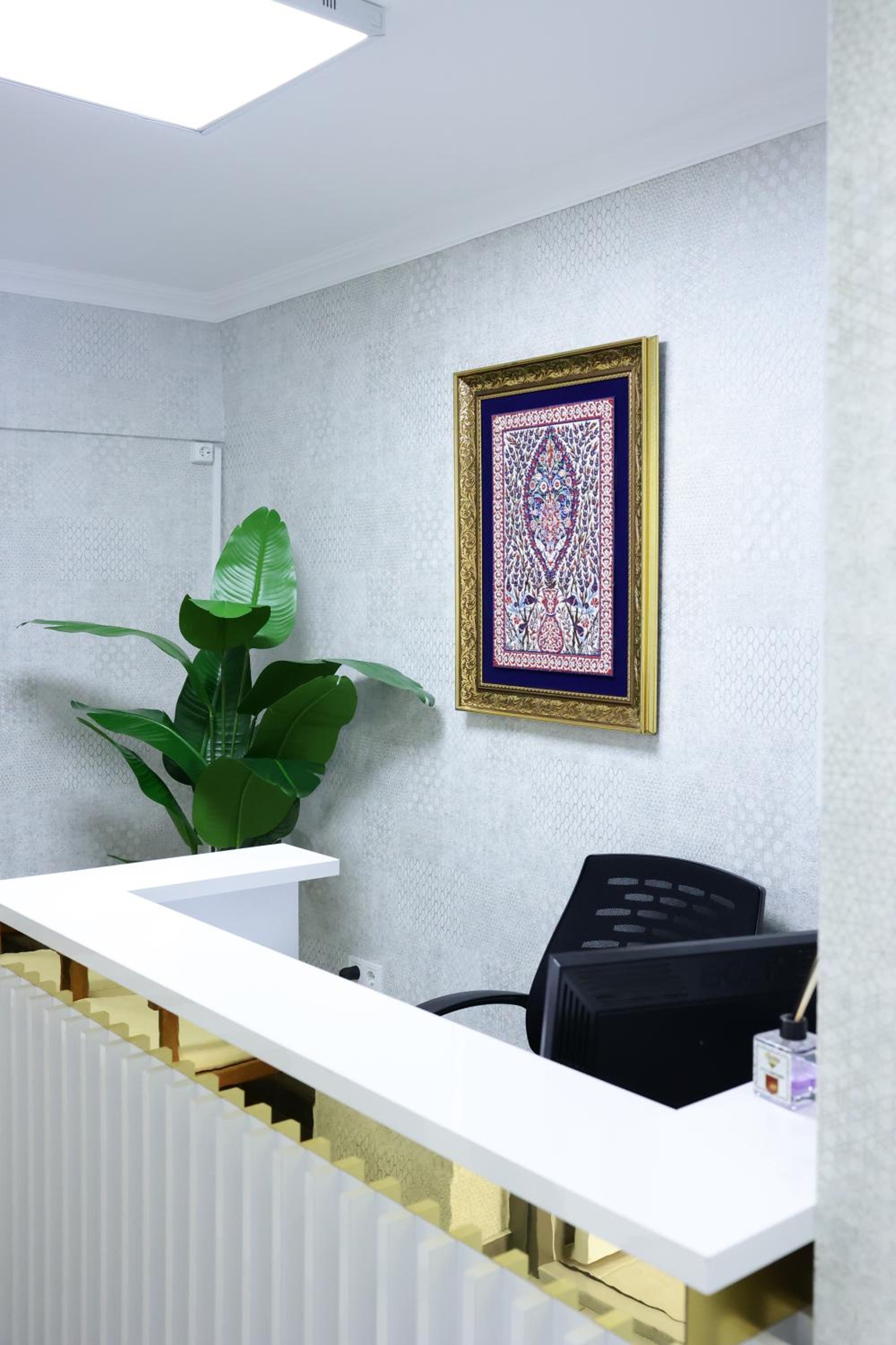 Bonita Apart - Image 112