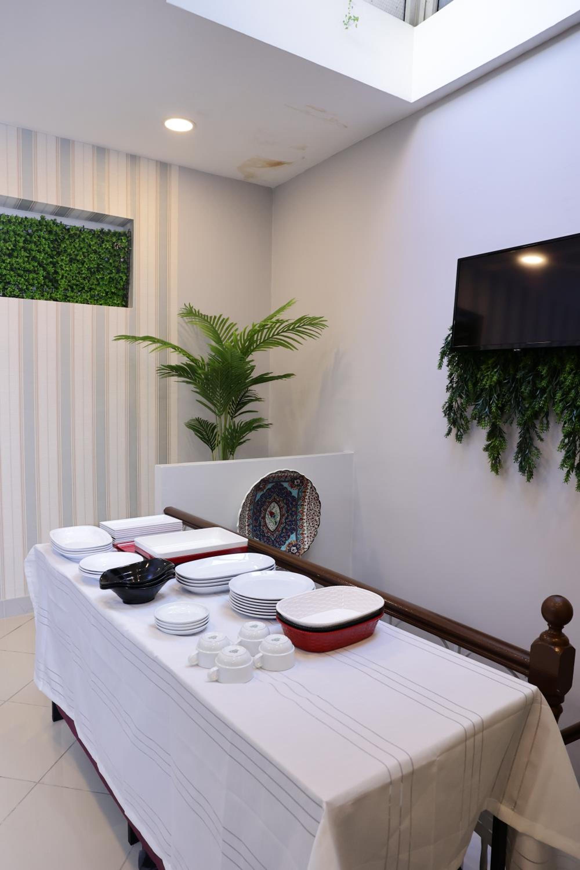 Bonita Apart - Image 111