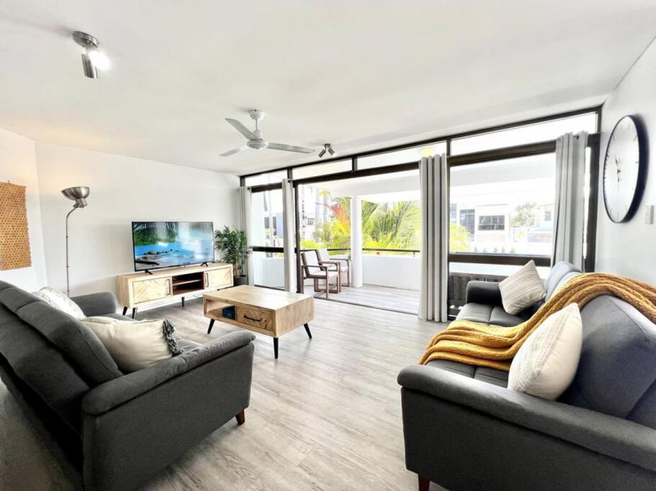 8NA Lovely 2 bedroom on Noosa Parade