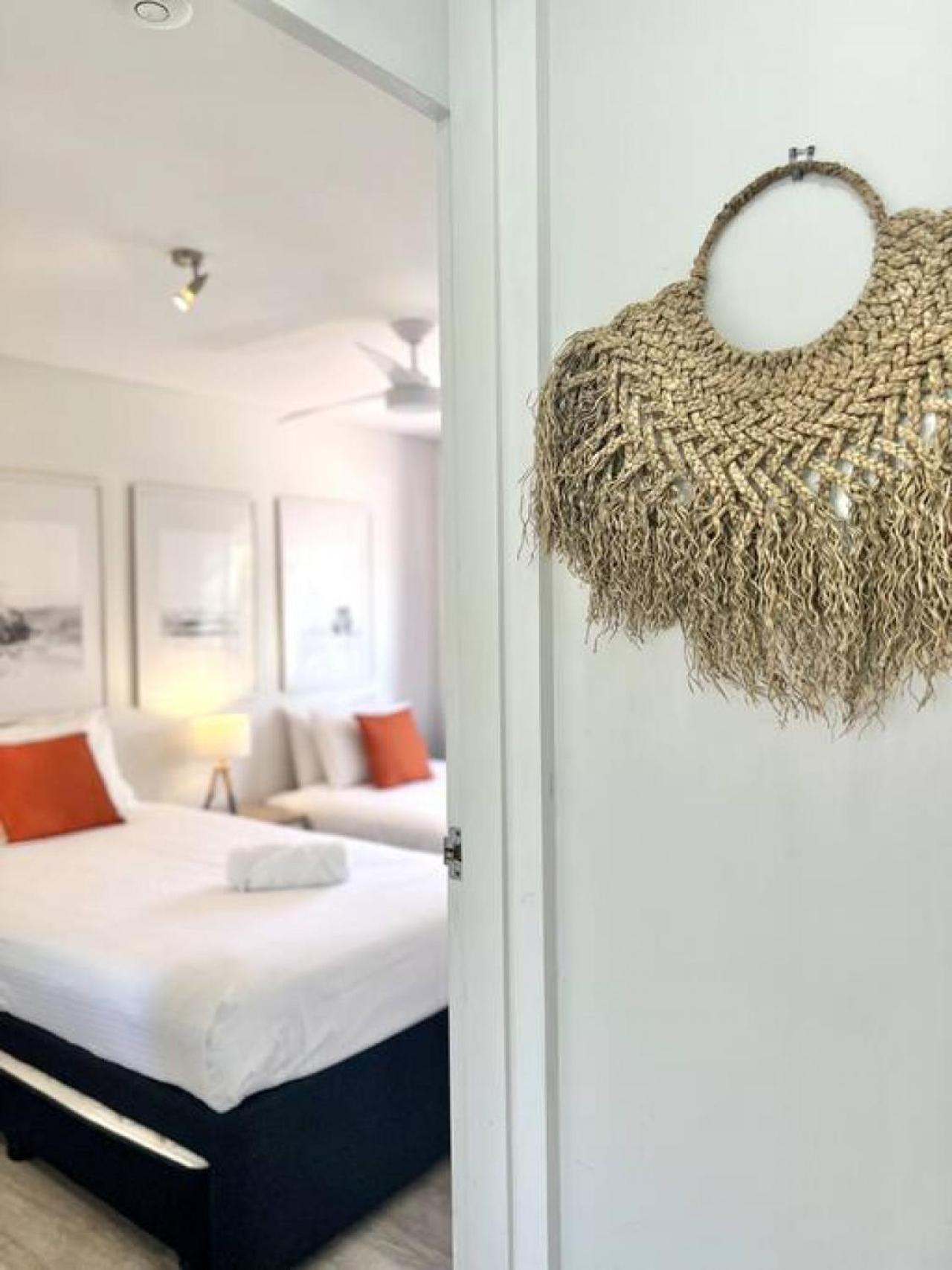8NA Lovely 2 bedroom on Noosa Parade