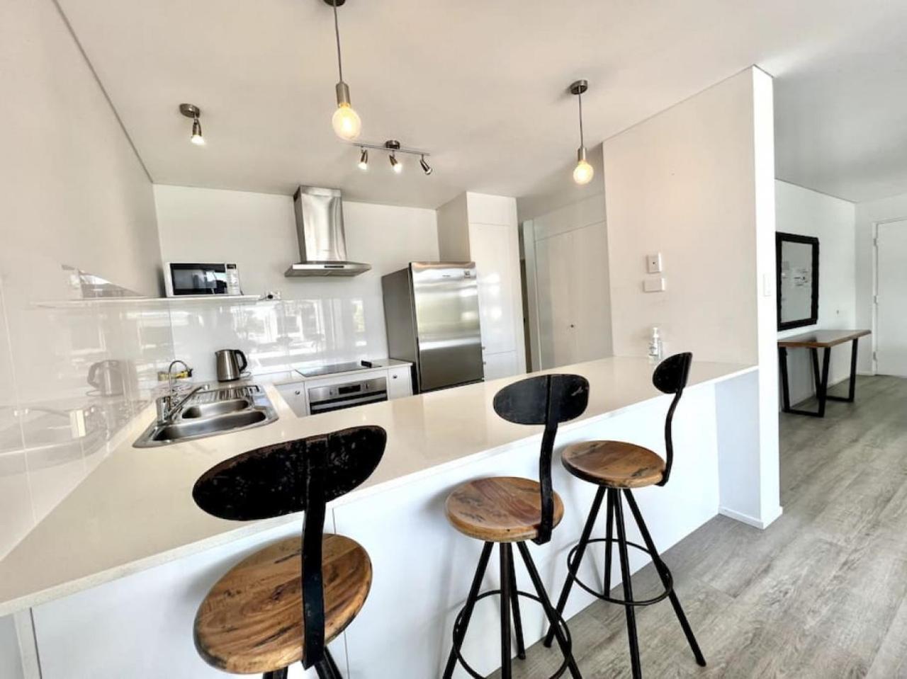 8NA Lovely 2 bedroom on Noosa Parade