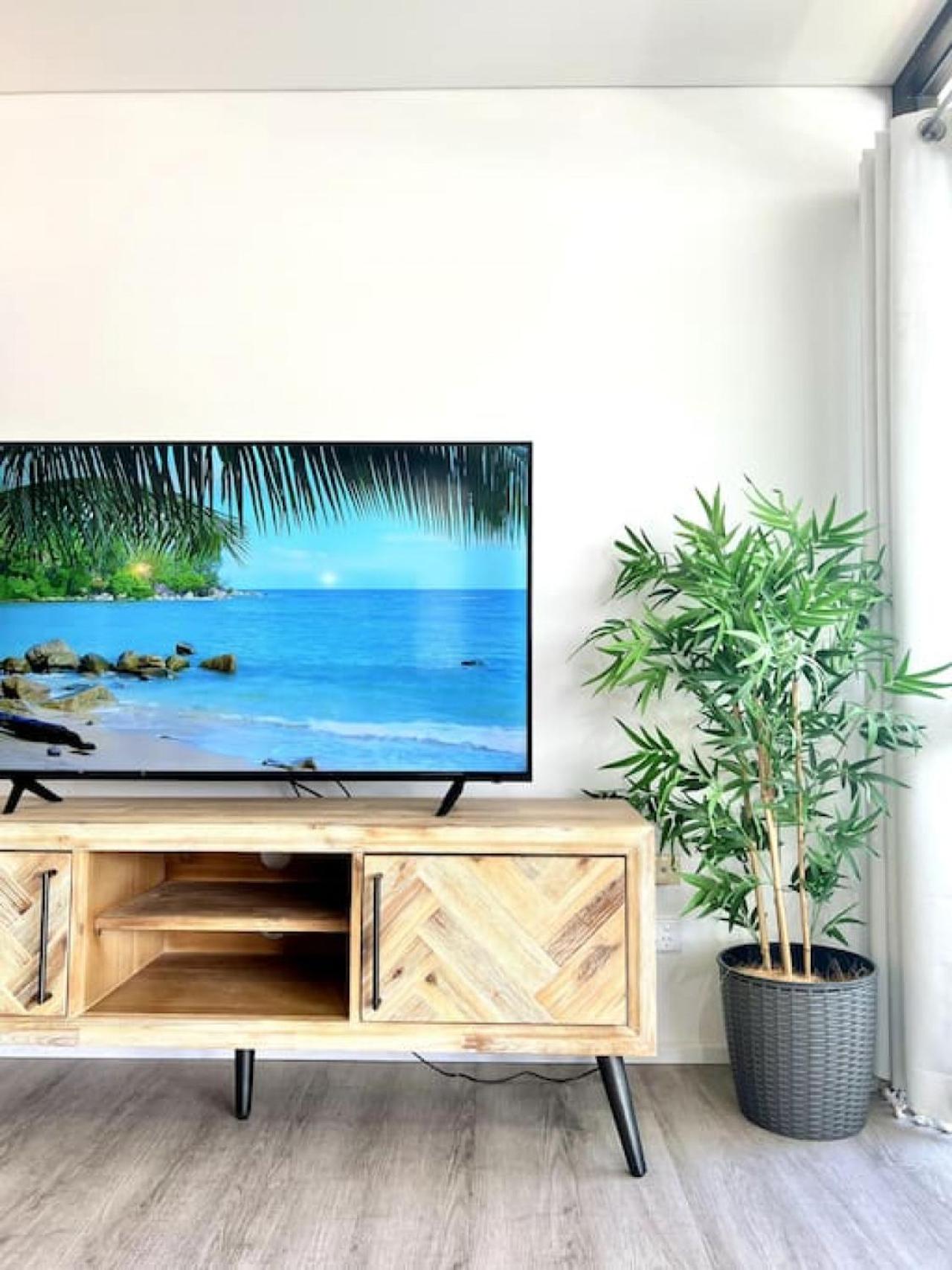 8NA Lovely 2 bedroom on Noosa Parade