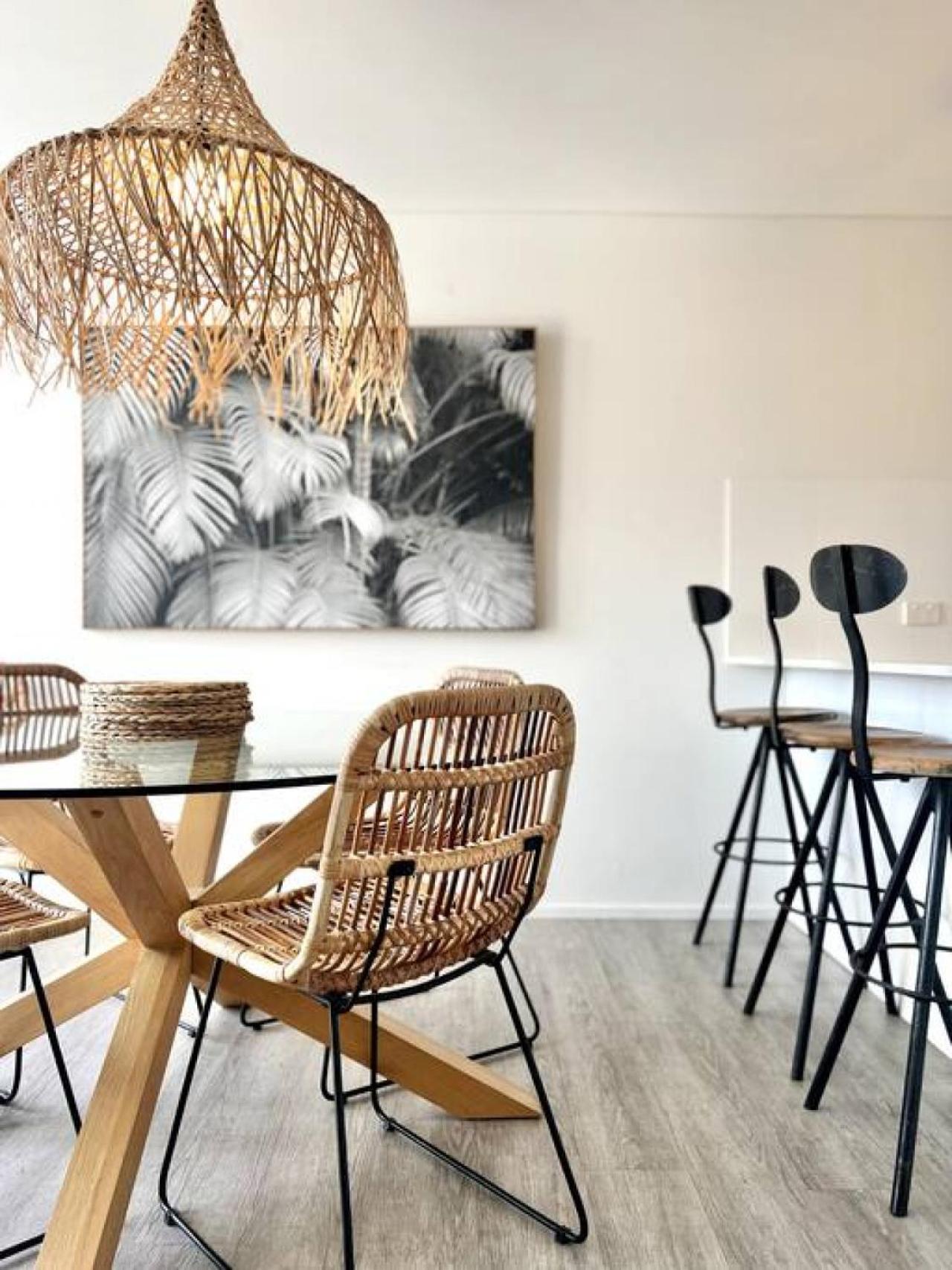 8NA Lovely 2 bedroom on Noosa Parade
