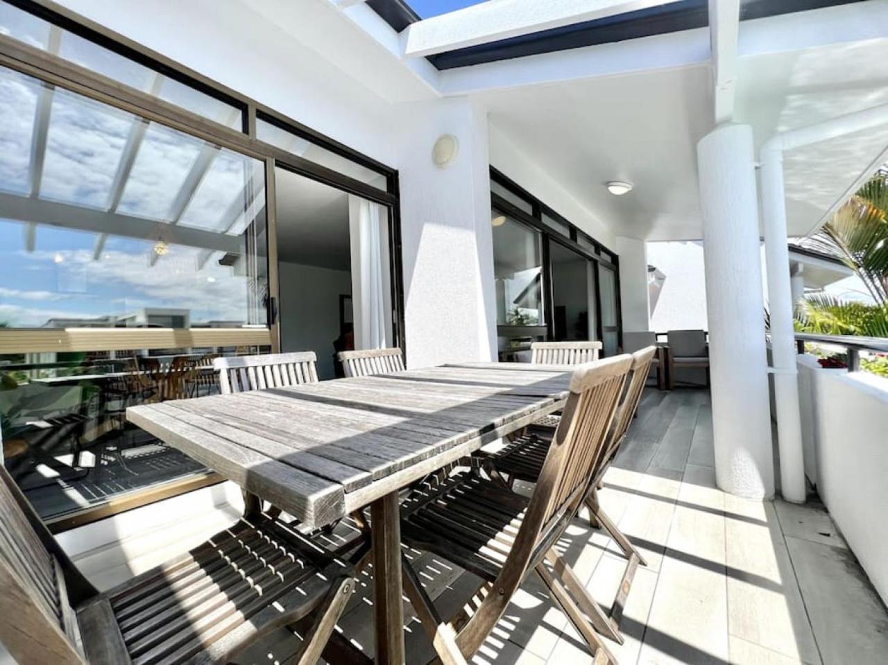 8NA Lovely 2 bedroom on Noosa Parade